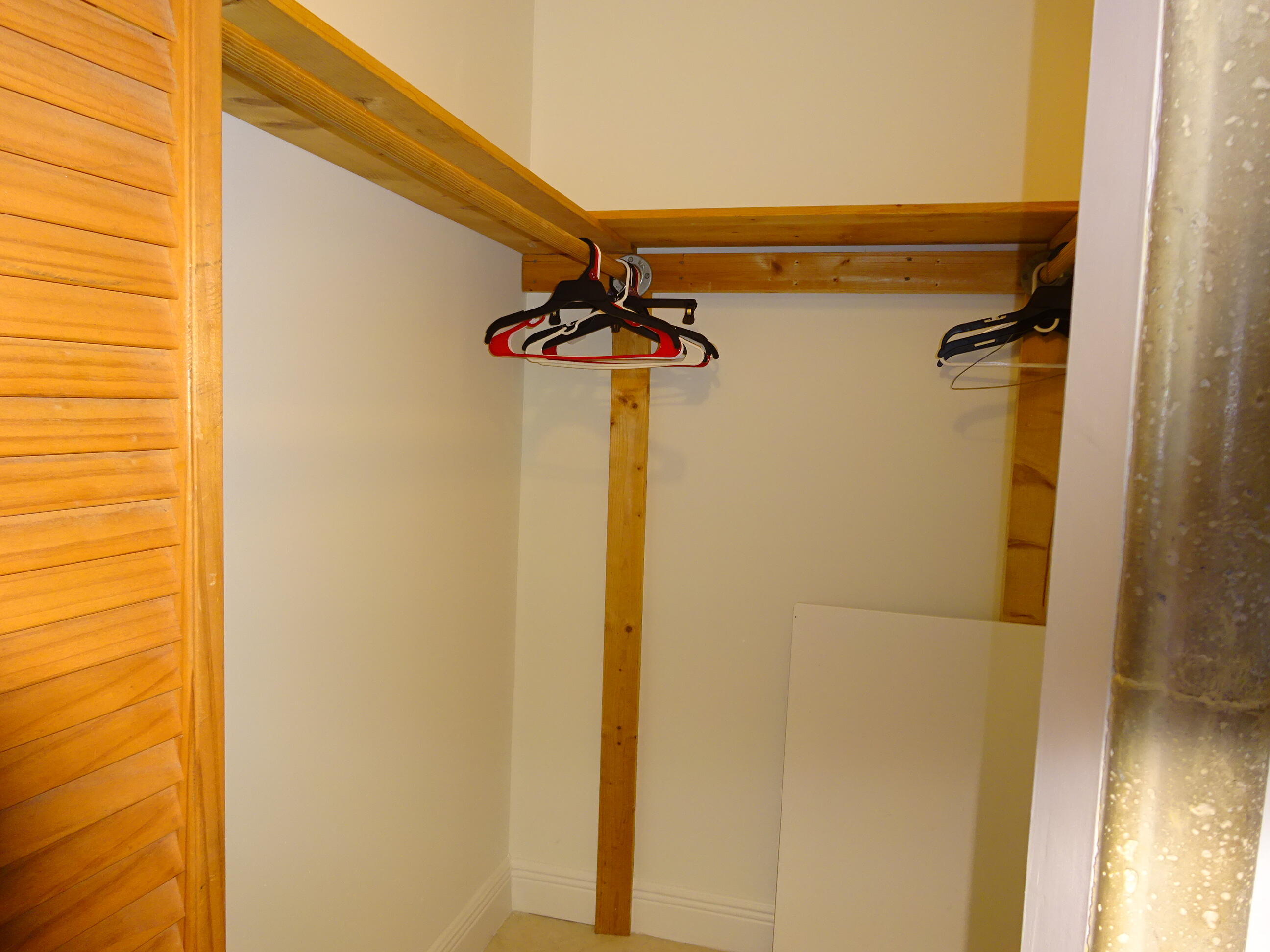 APPLEGREEN CONDO APTS 1 - Residential Lease