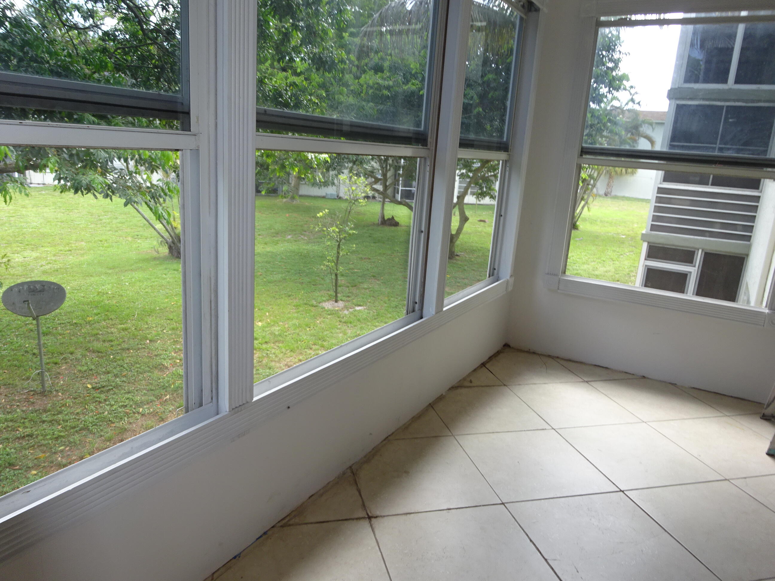 APPLEGREEN CONDO APTS 1 - Residential Lease