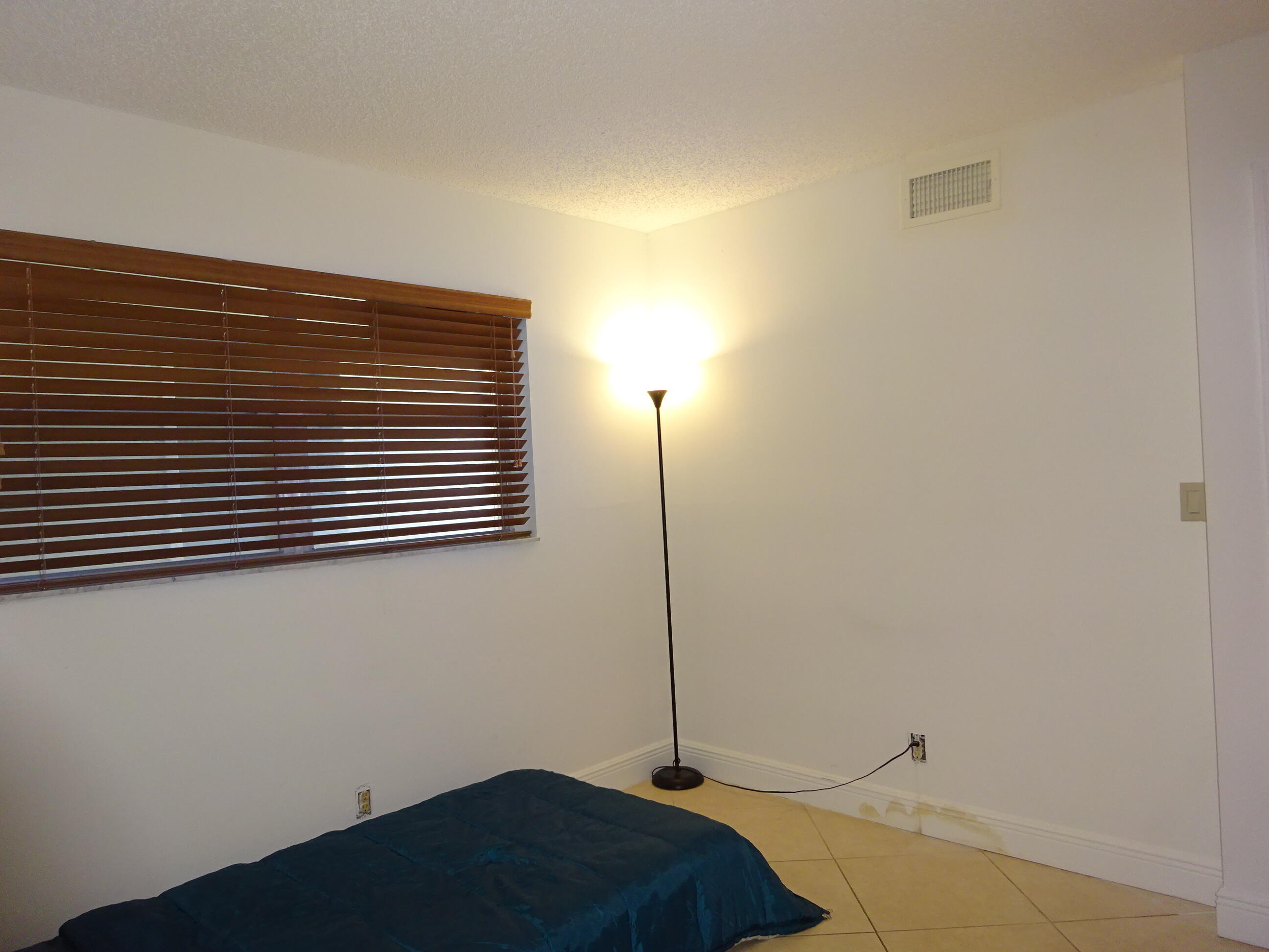 APPLEGREEN CONDO APTS 1 - Residential Lease
