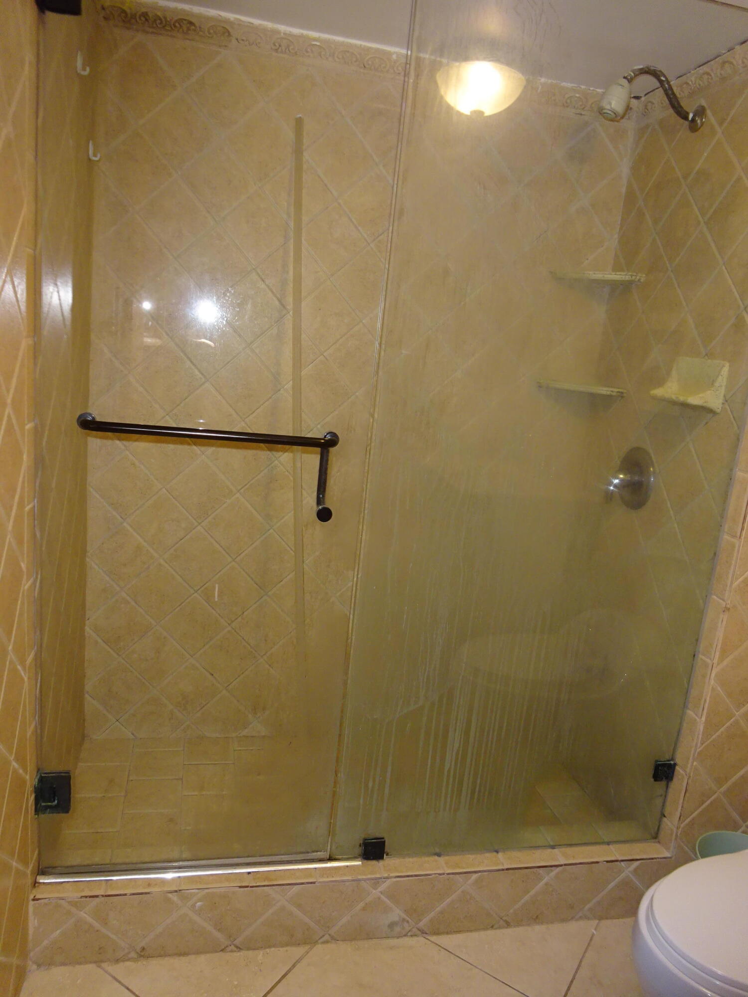 APPLEGREEN CONDO APTS 1 - Residential Lease