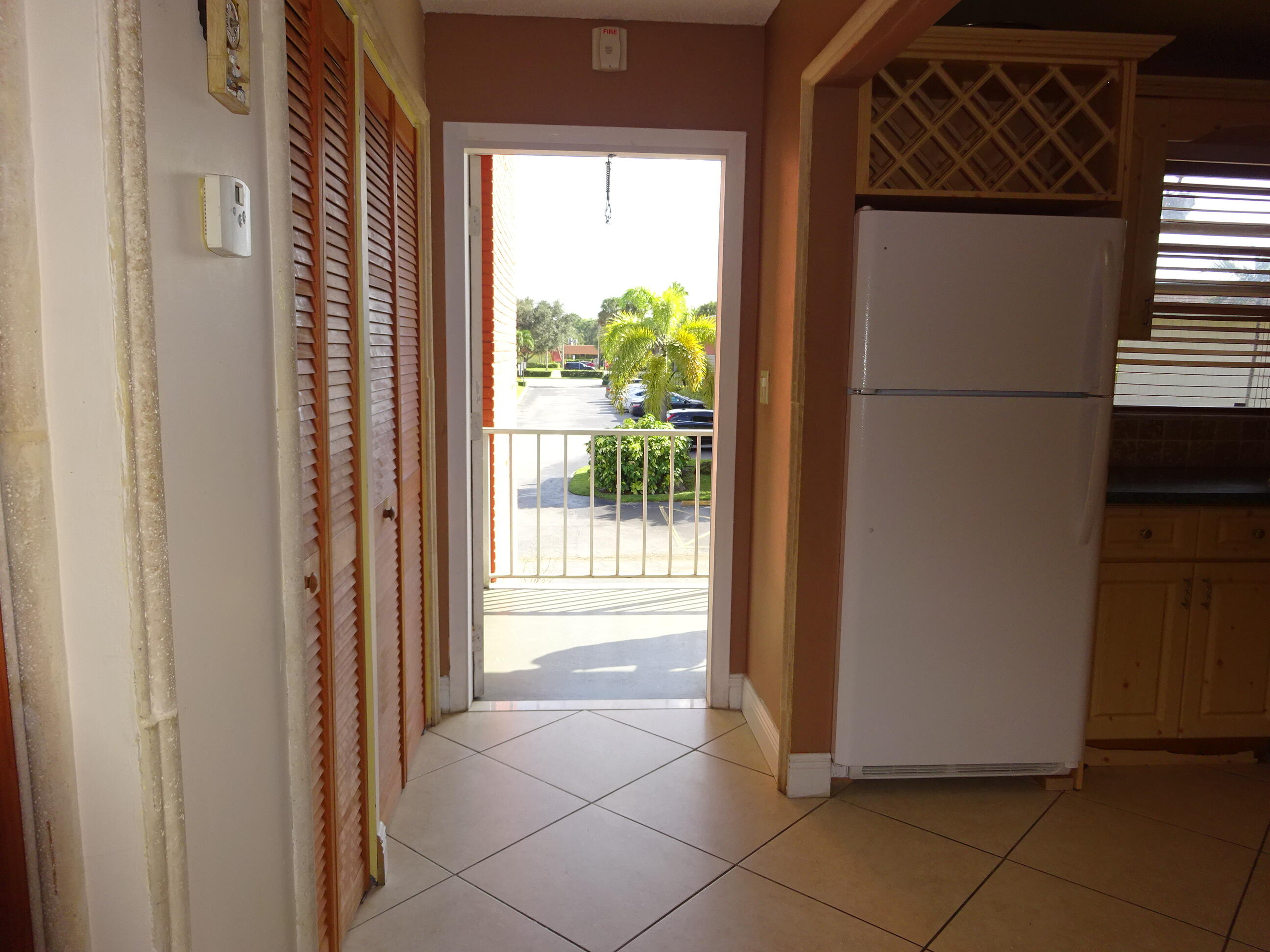 APPLEGREEN CONDO APTS 1 - Residential Lease