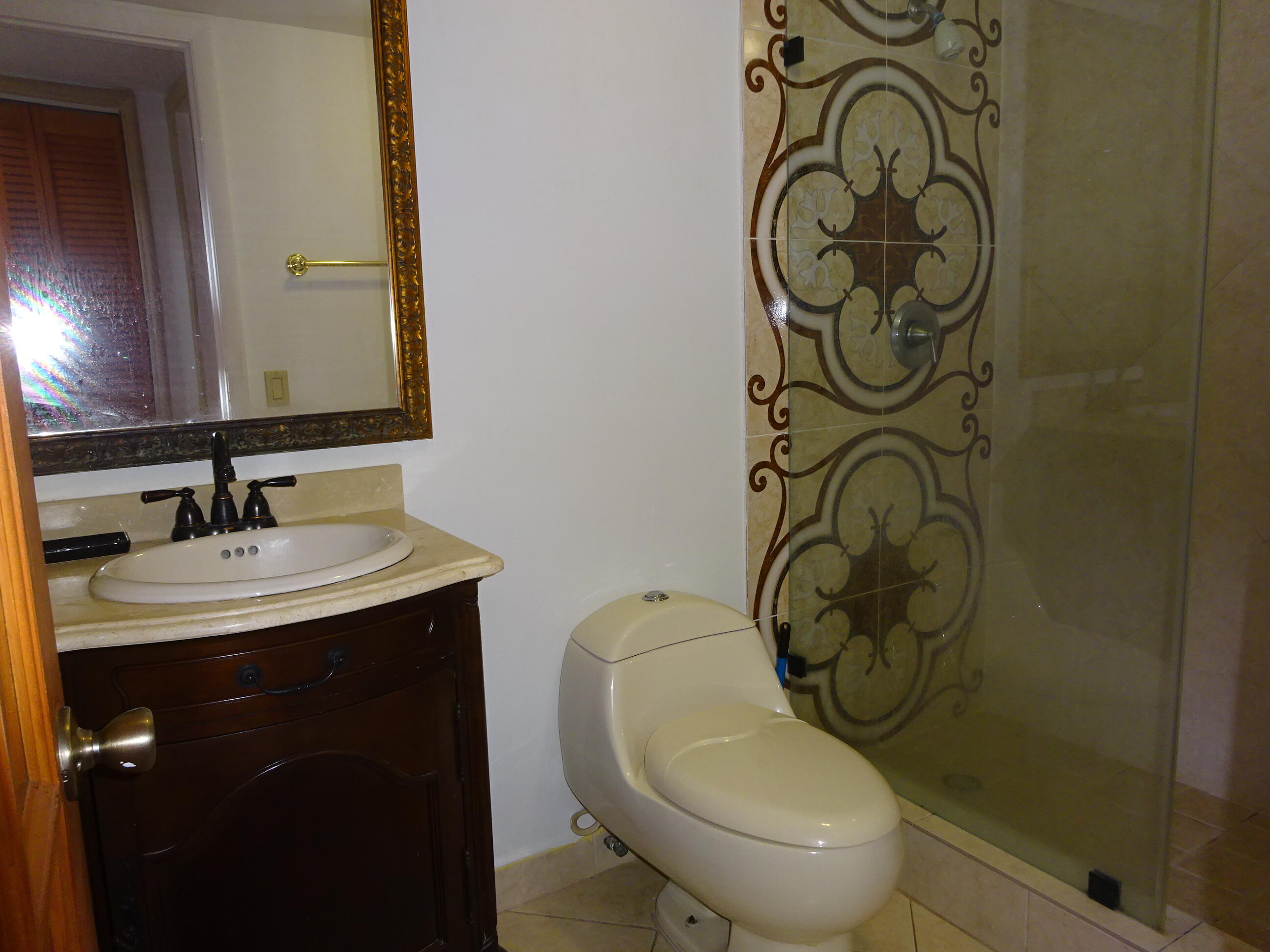 APPLEGREEN CONDO APTS 1 - Residential Lease