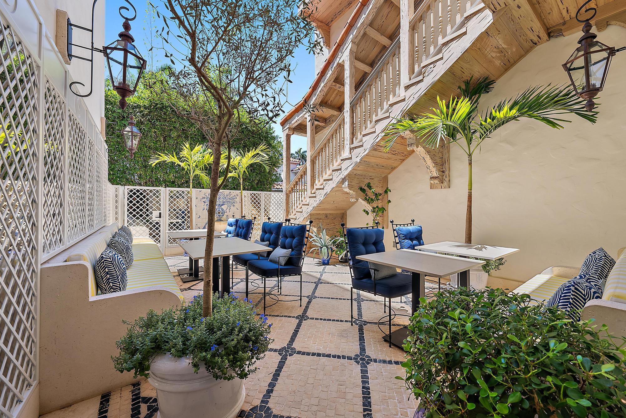 PELICAN LODGE CONDO - Residential