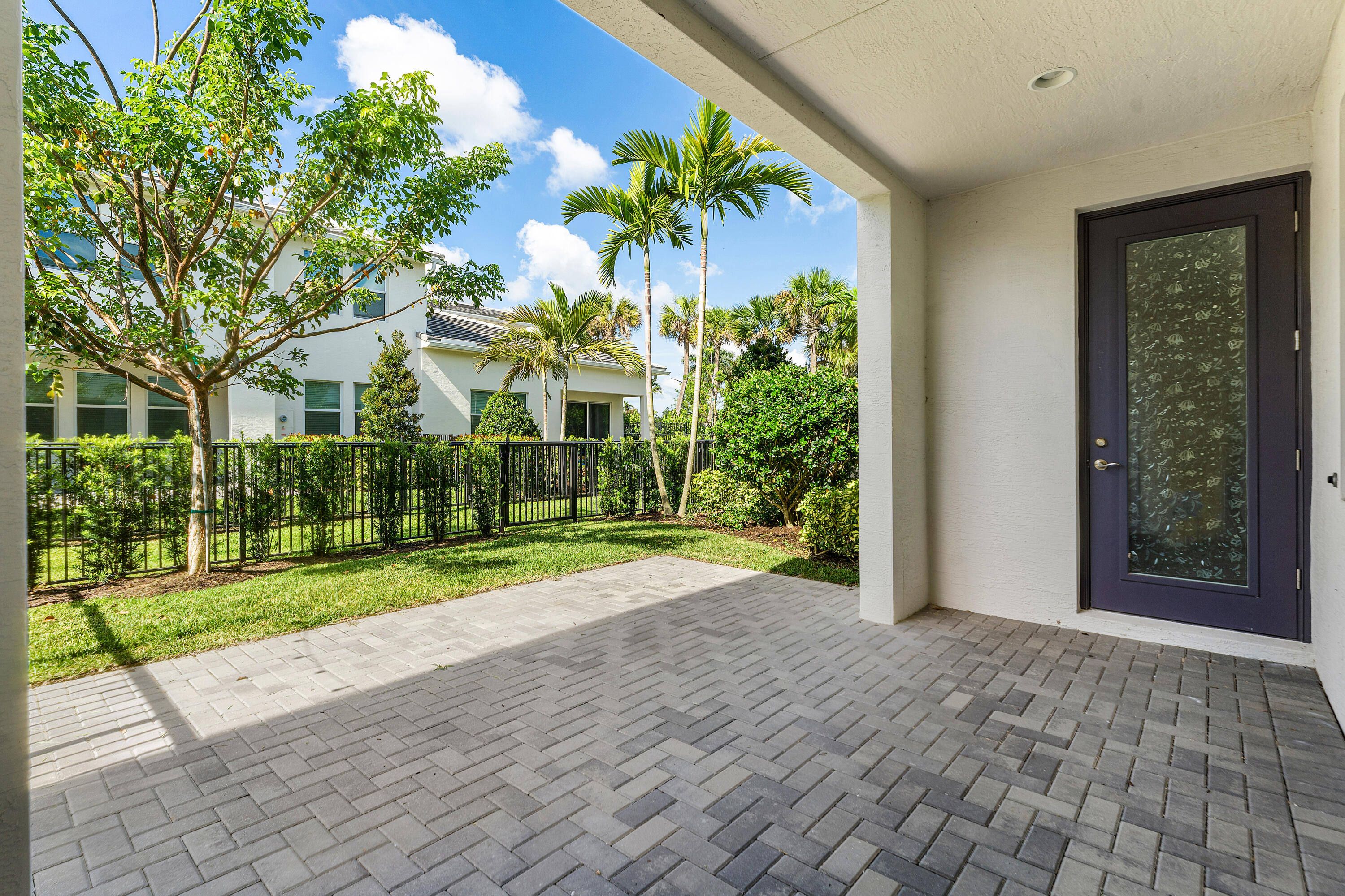 CROSSINGS OF WESTLAKE - Residential Lease
