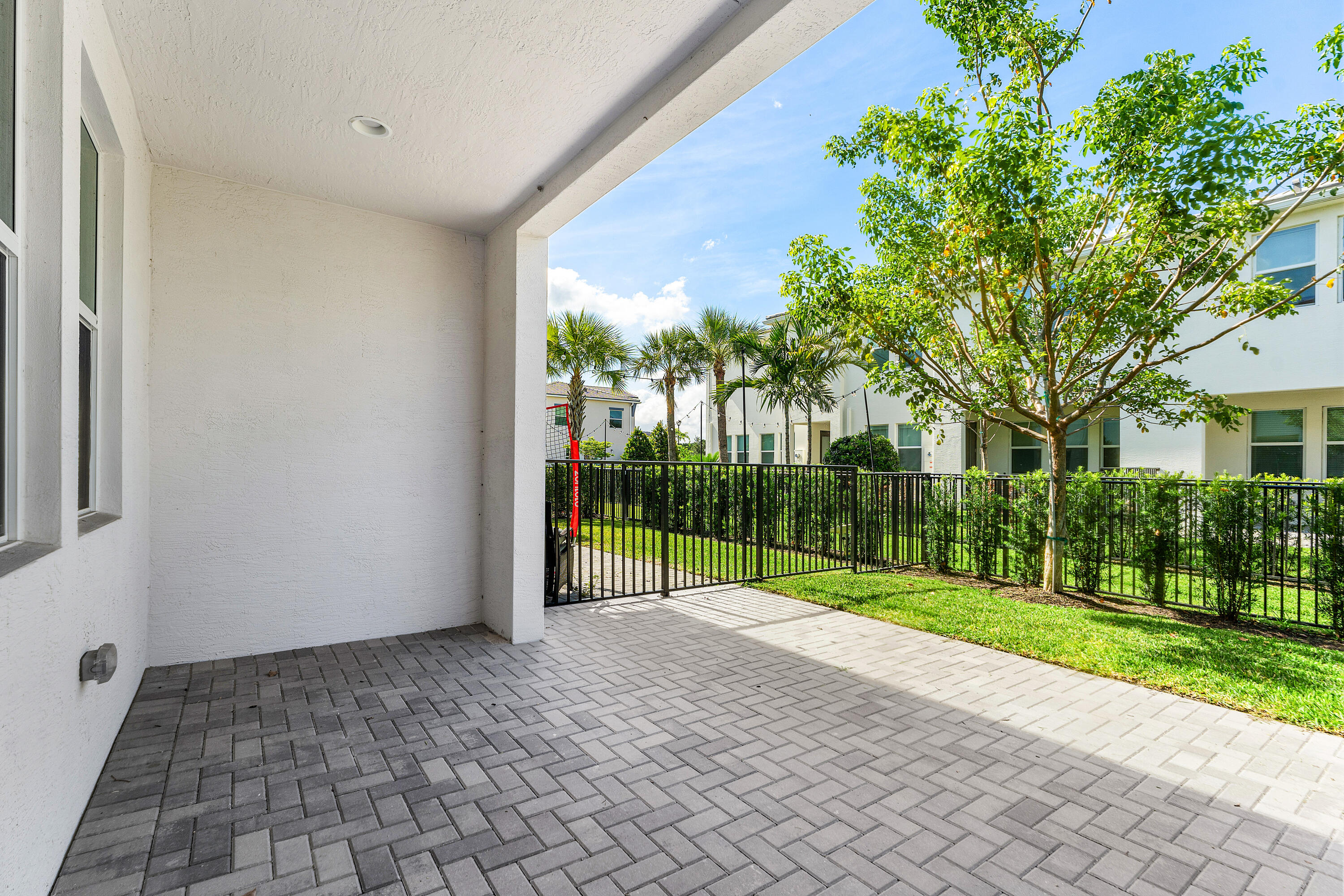 CROSSINGS OF WESTLAKE - Residential Lease