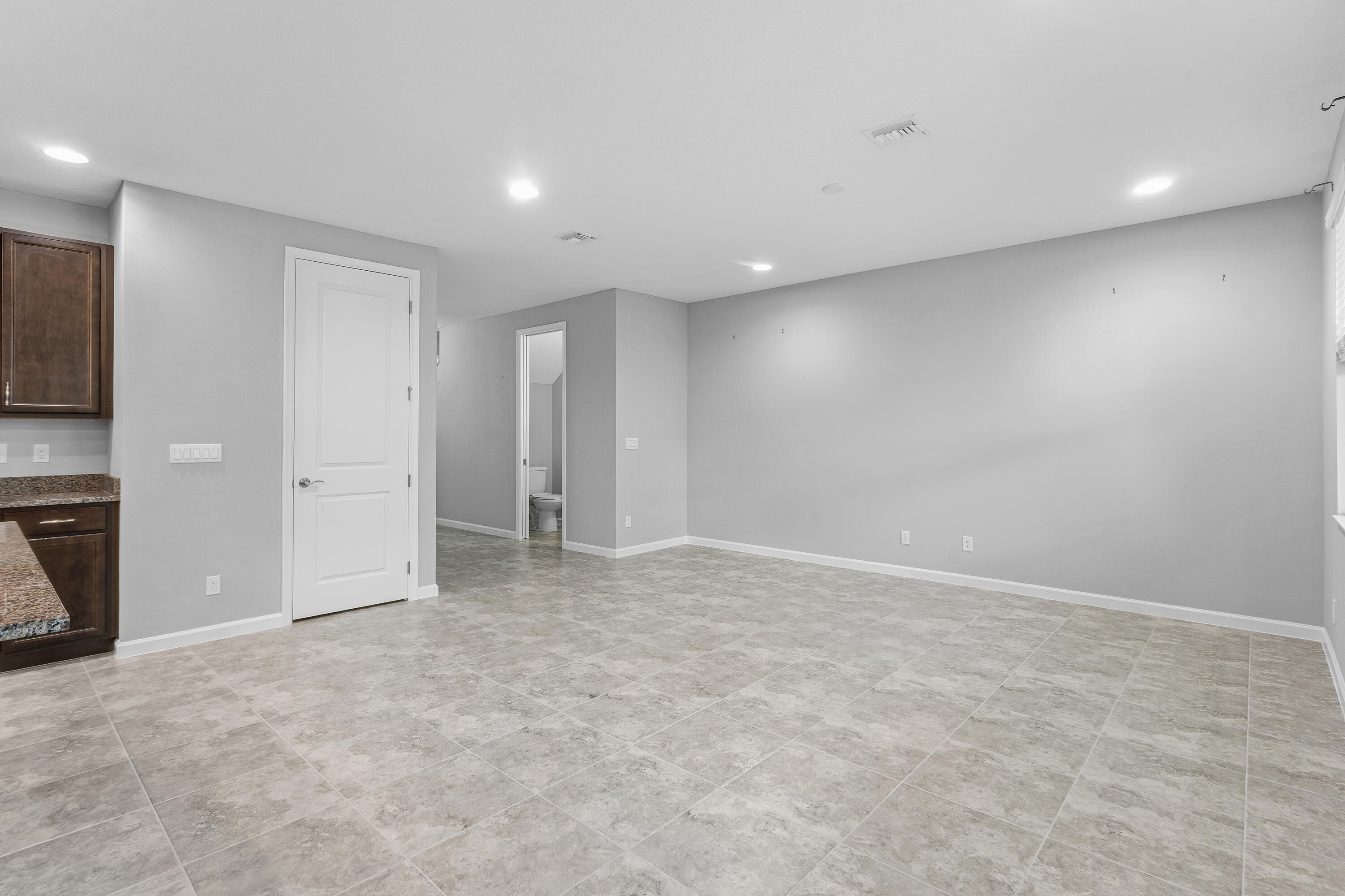 CROSSINGS OF WESTLAKE - Residential Lease