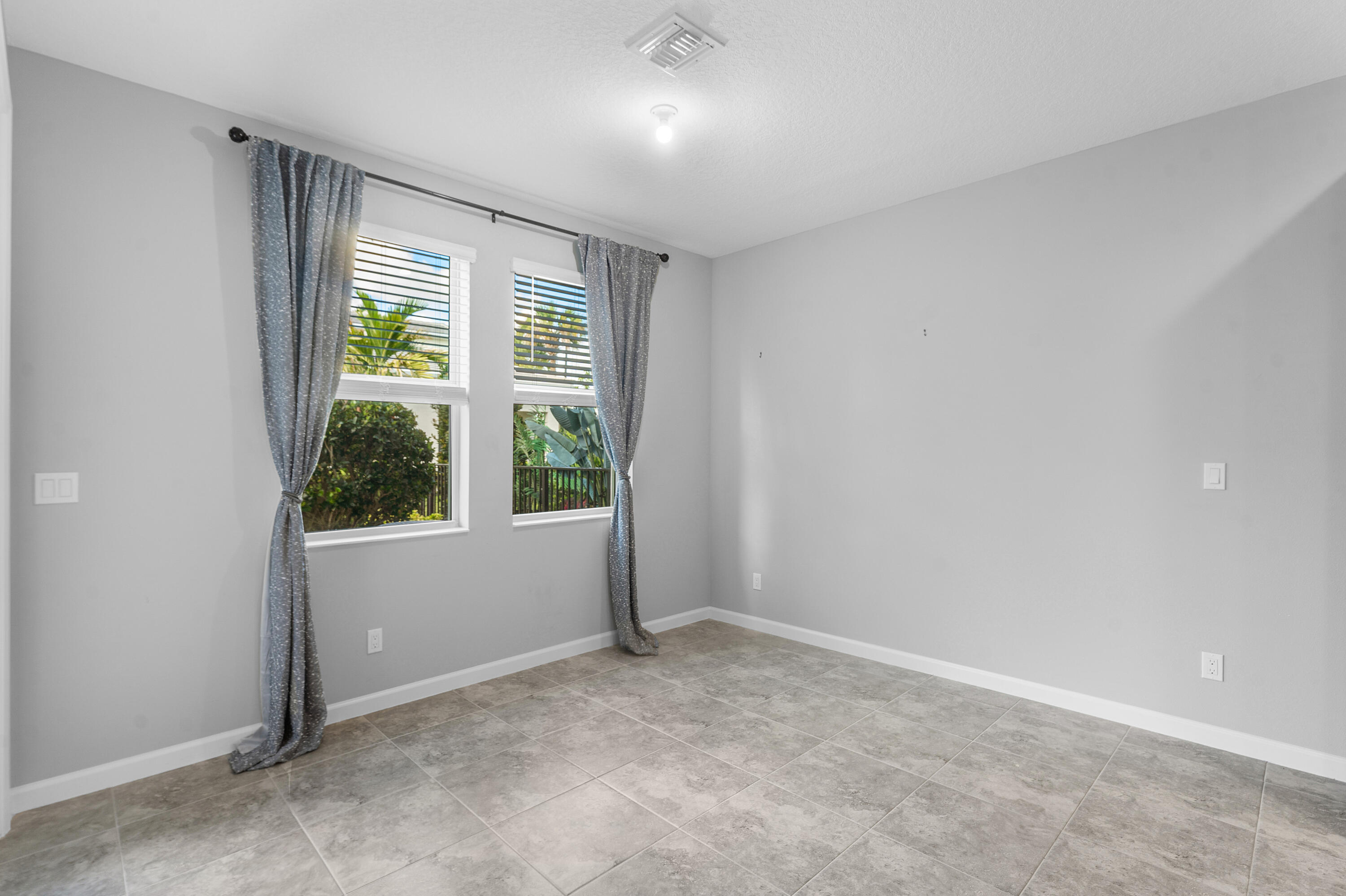 CROSSINGS OF WESTLAKE - Residential Lease