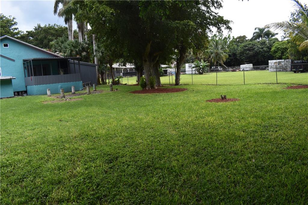 CROSS ADD TO PAHOKEE LTS - Residential