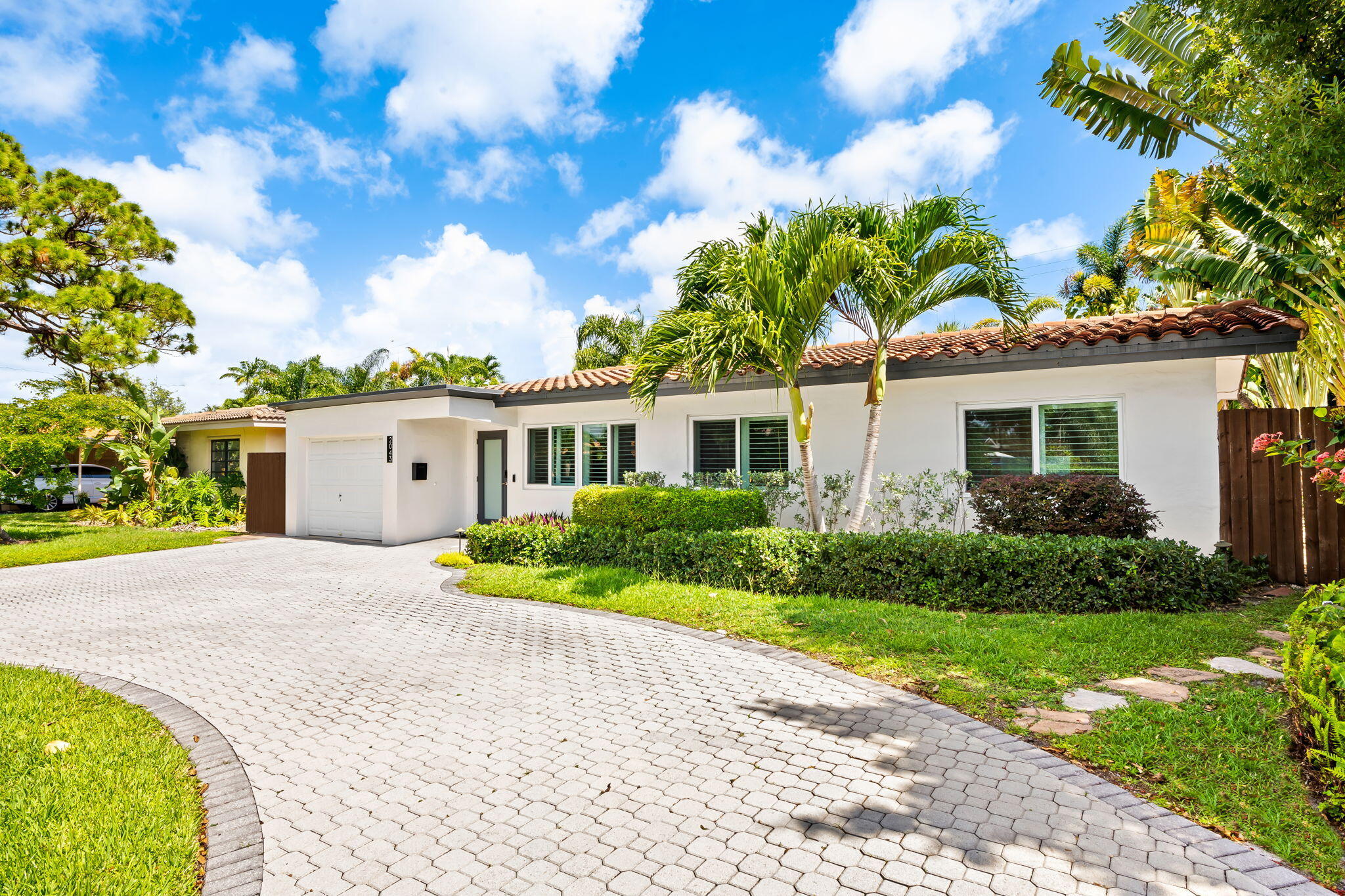 CORAL SHORES - Residential