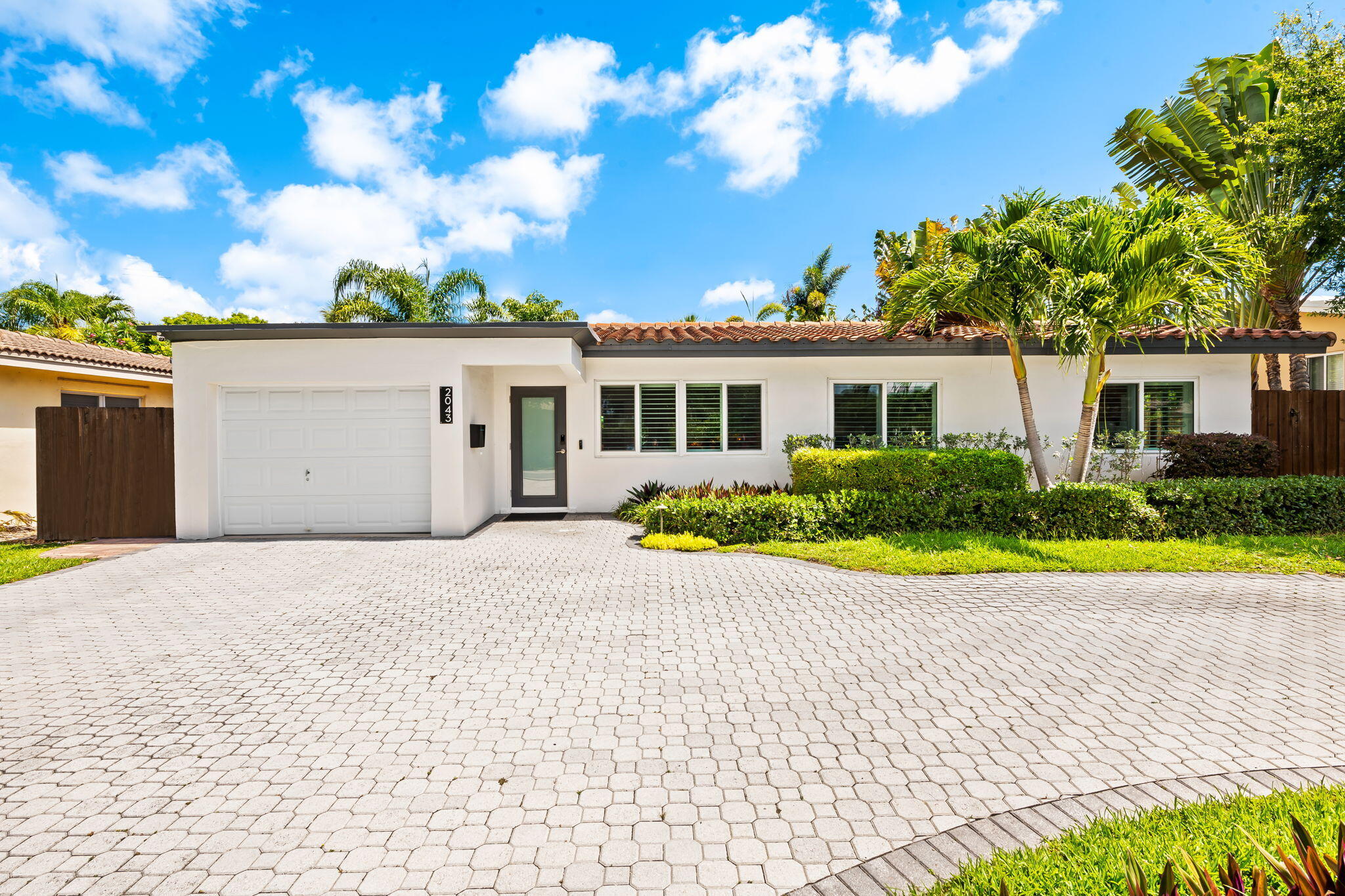 CORAL SHORES - Residential