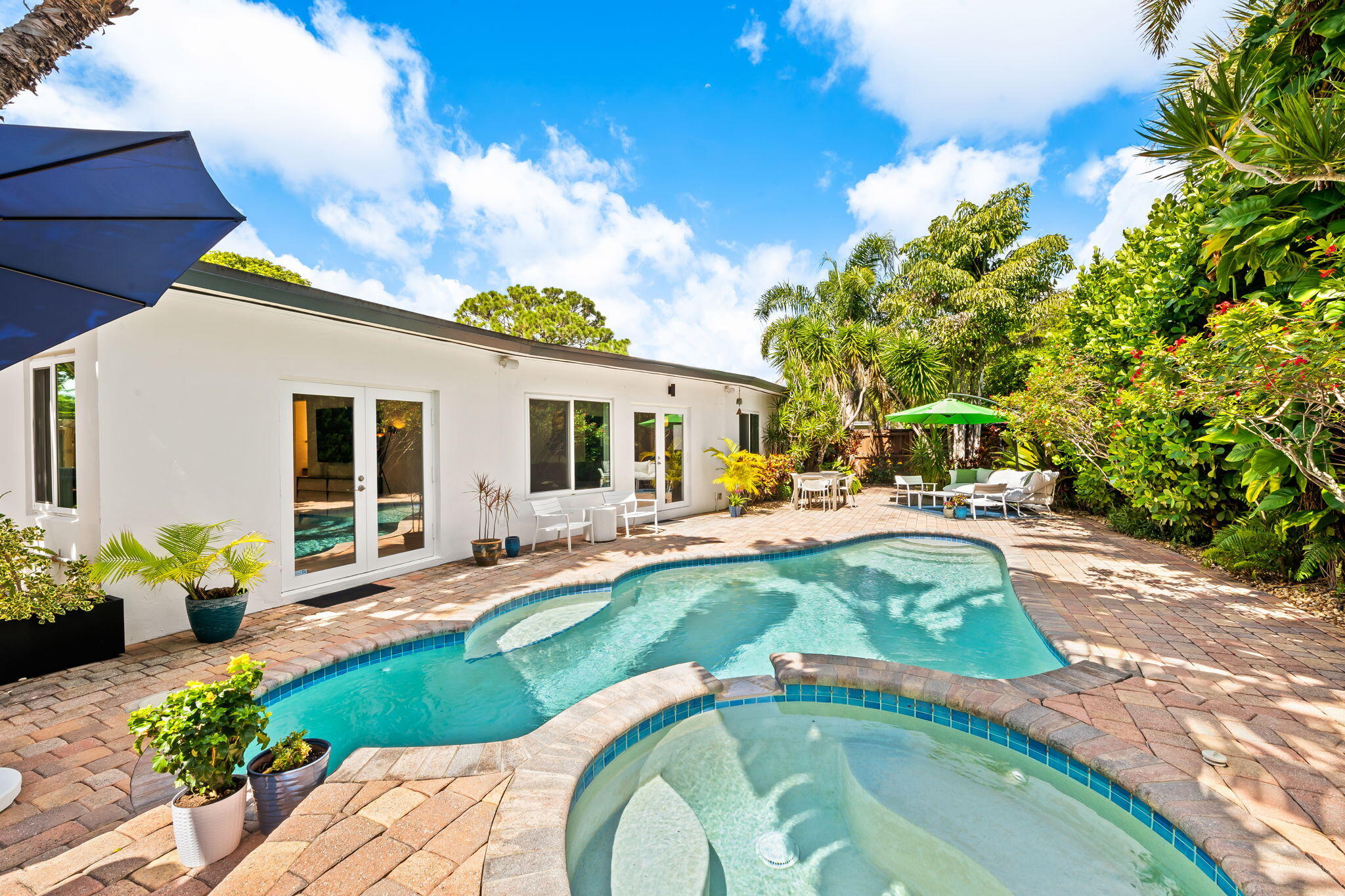 CORAL SHORES - Residential