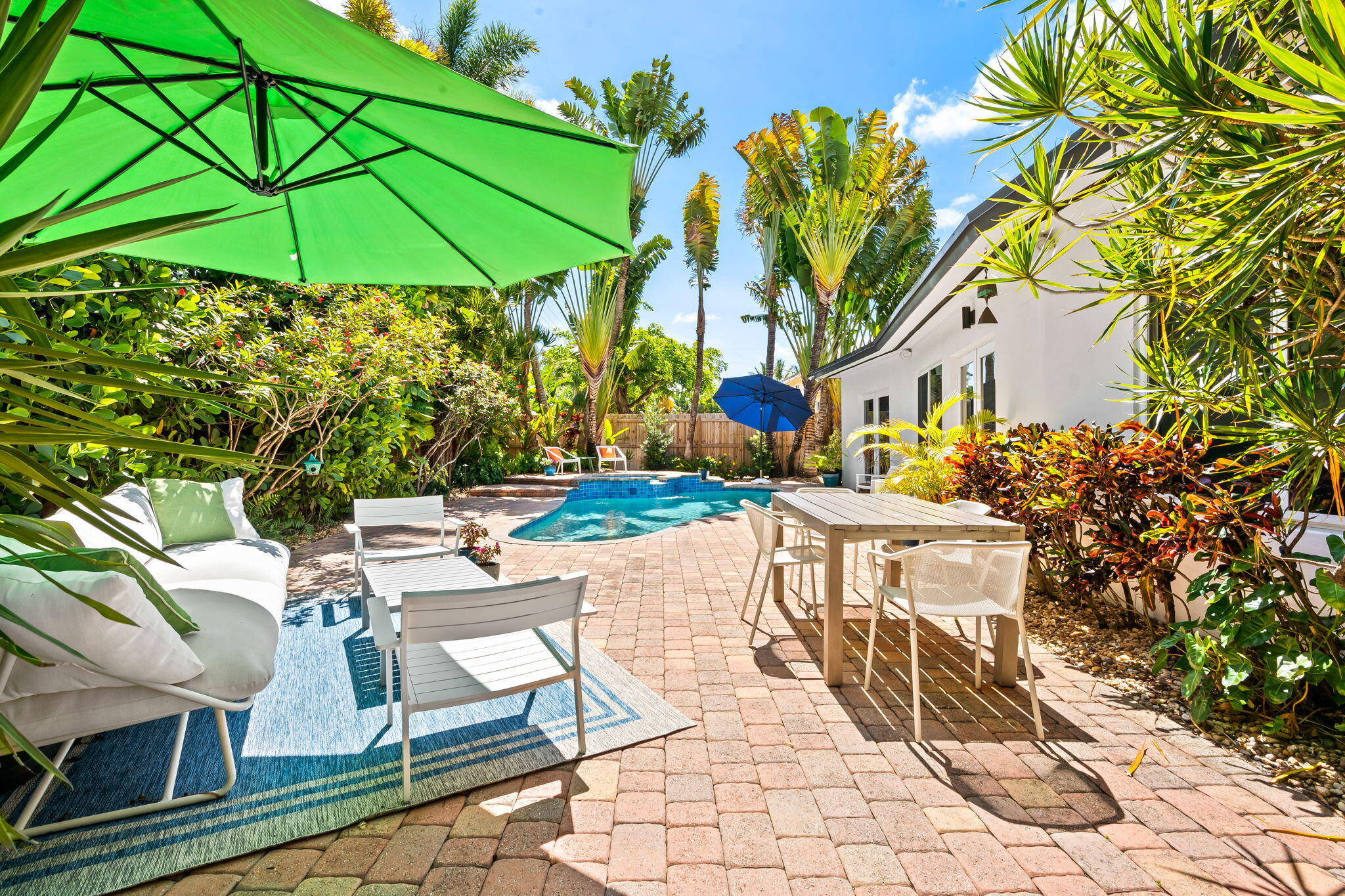 CORAL SHORES - Residential