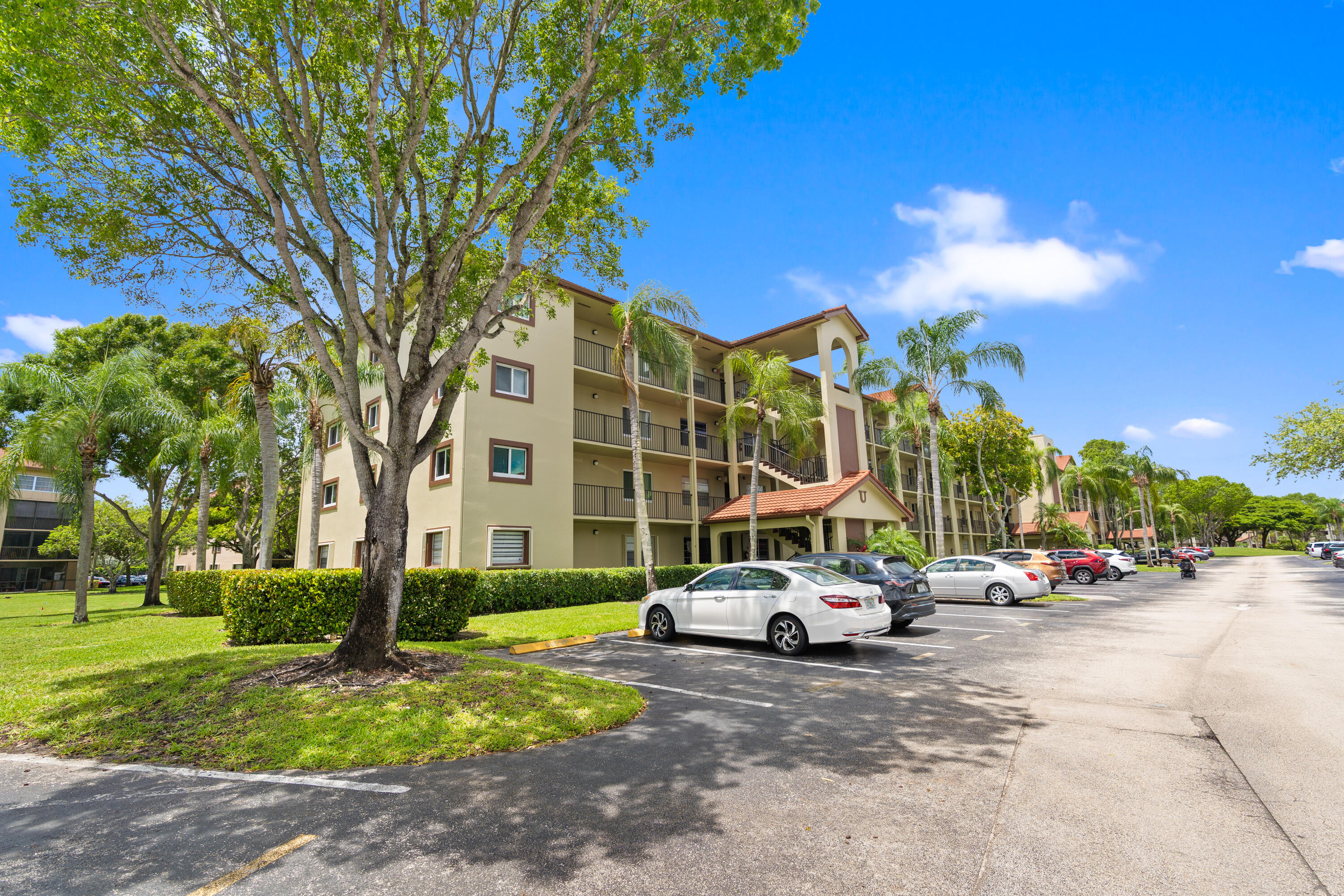 IVANHOE EAST AT CENTURY VILLAGE - Residential