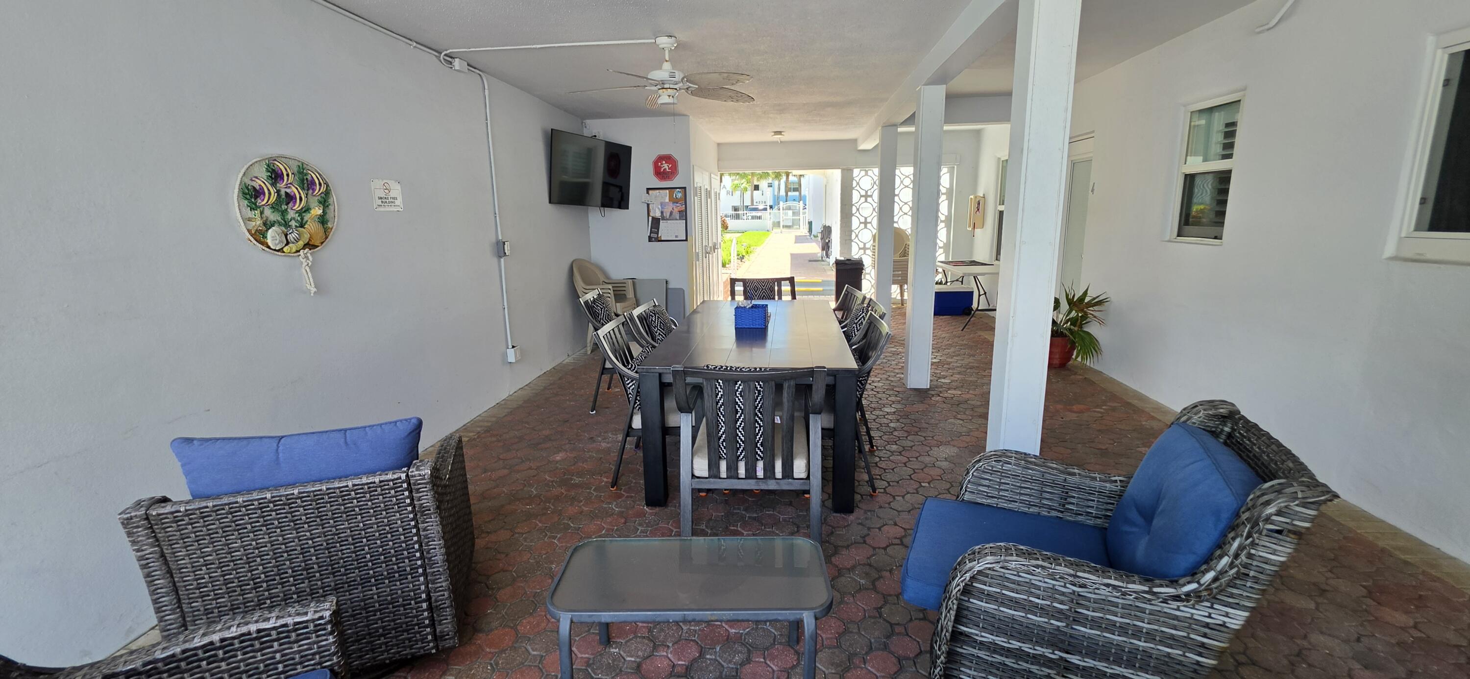 FRENCH LEAVE WEST CONDO - Residential
