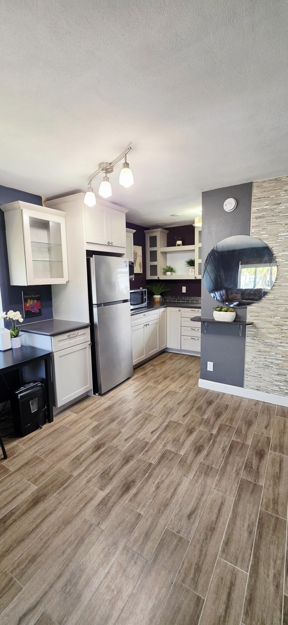 FRENCH LEAVE WEST CONDO - Residential