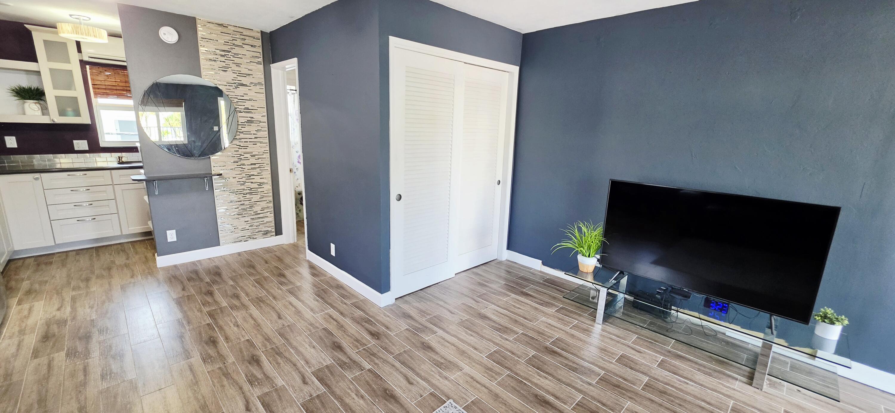 FRENCH LEAVE WEST CONDO - Residential