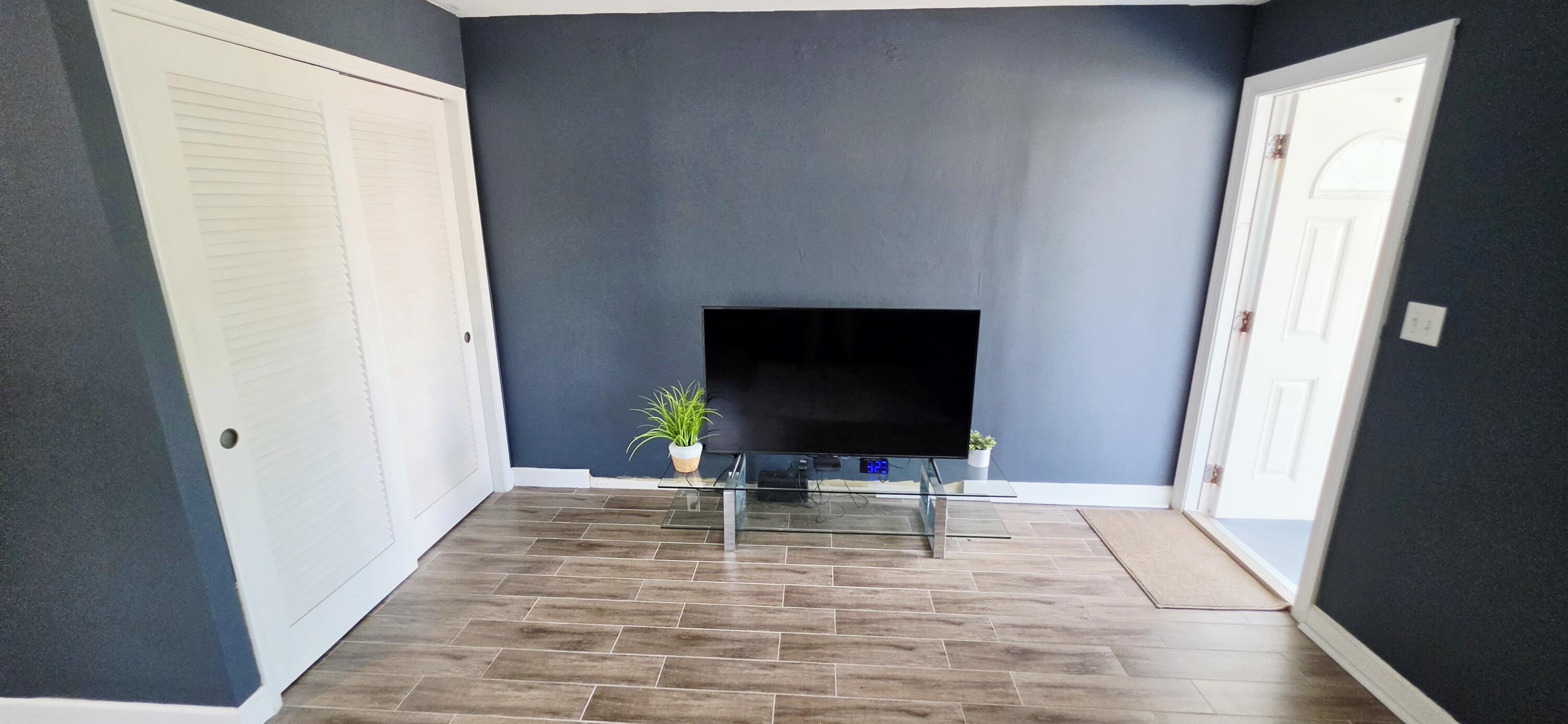 FRENCH LEAVE WEST CONDO - Residential