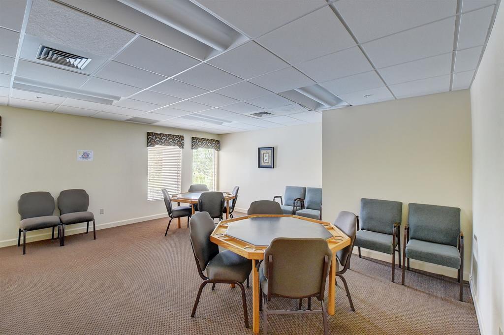 VILLAGE ROYALE GREENHILL CONDO - Residential