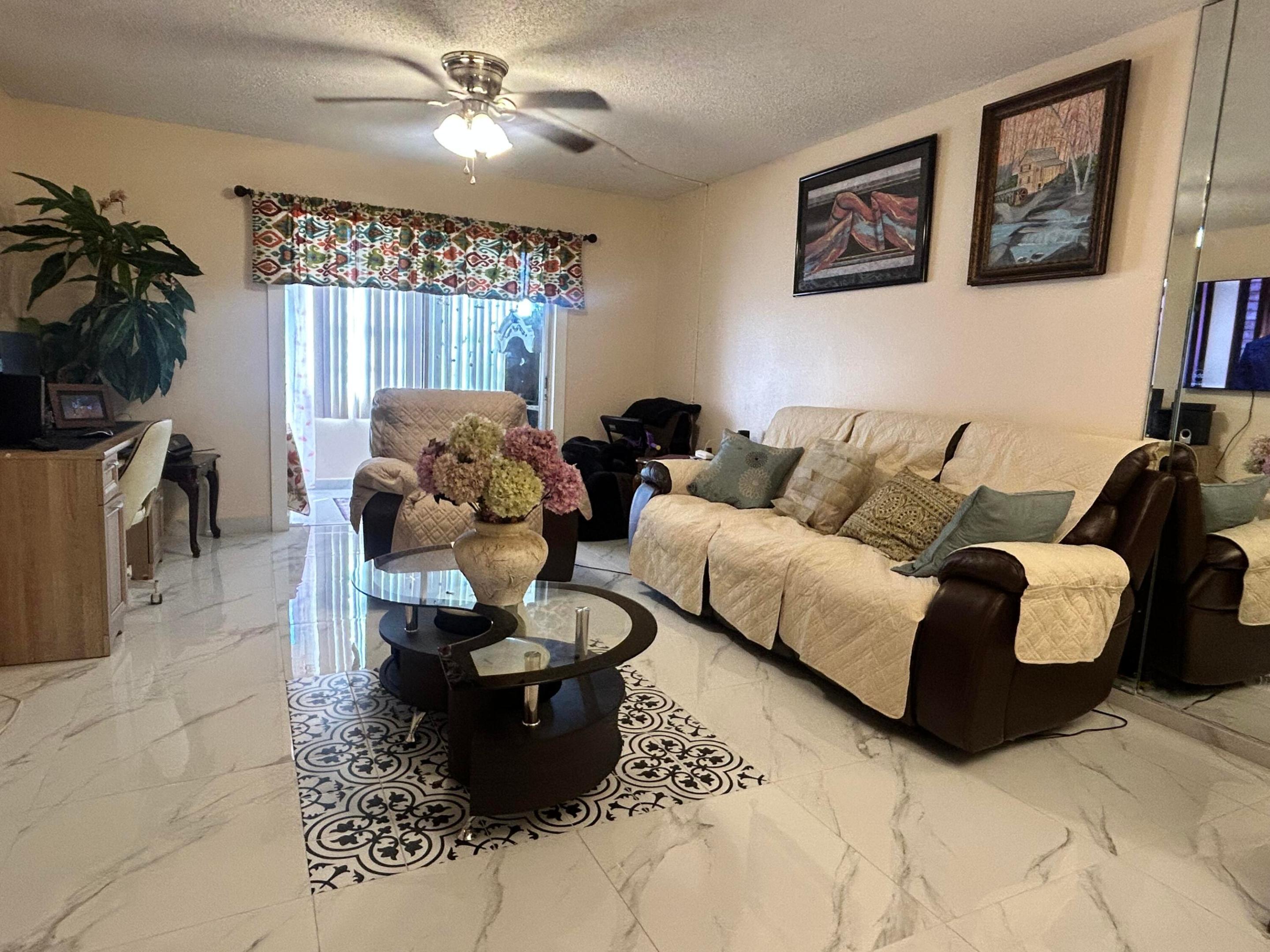 VILLAGE ROYALE GREENHILL CONDO - Residential