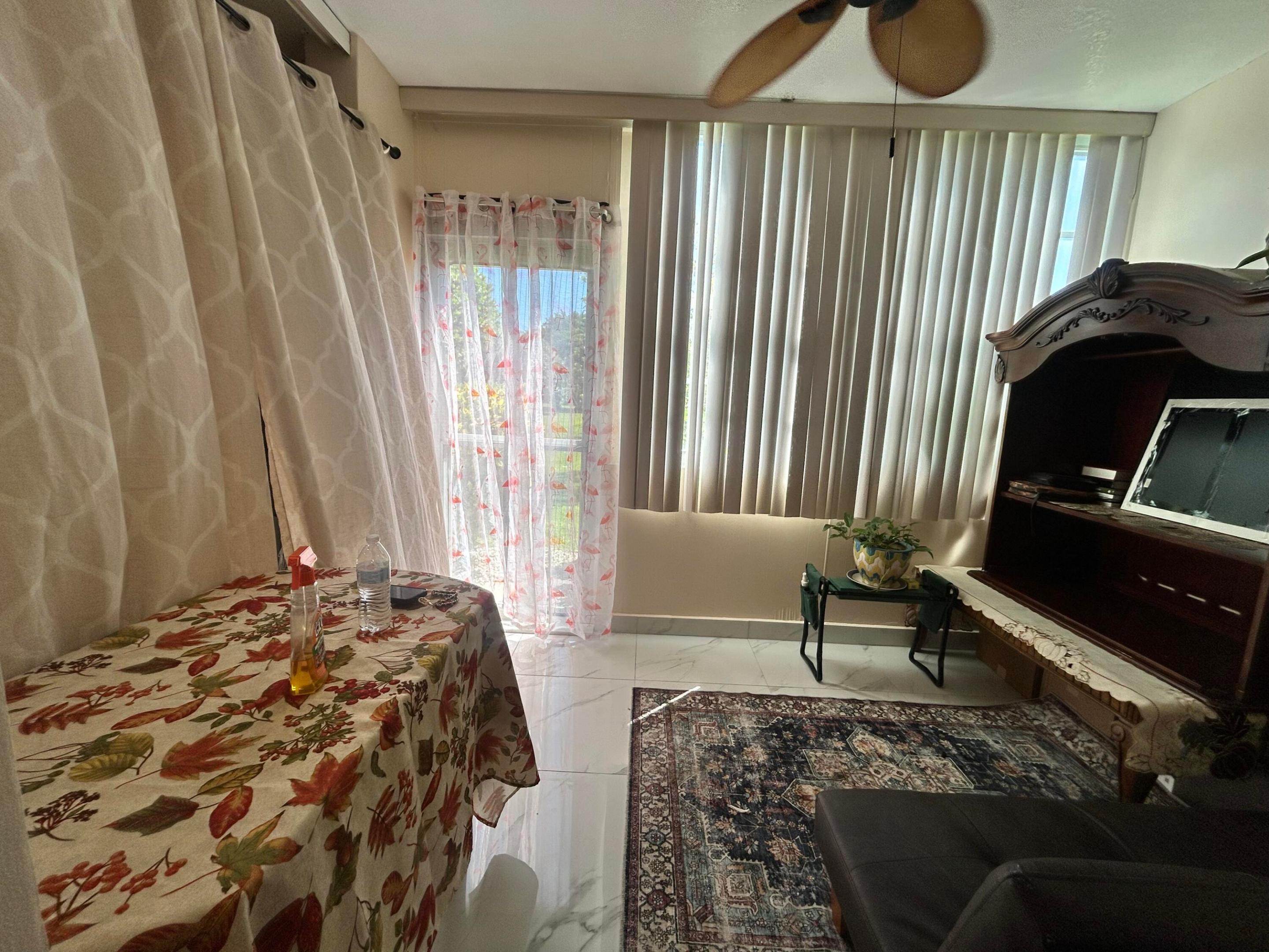 VILLAGE ROYALE GREENHILL CONDO - Residential