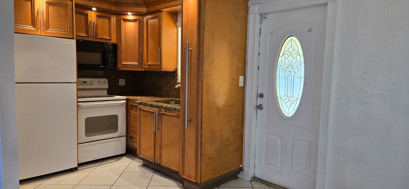 MIAMI GARDENS ESTATES SEC 6 - Residential Lease