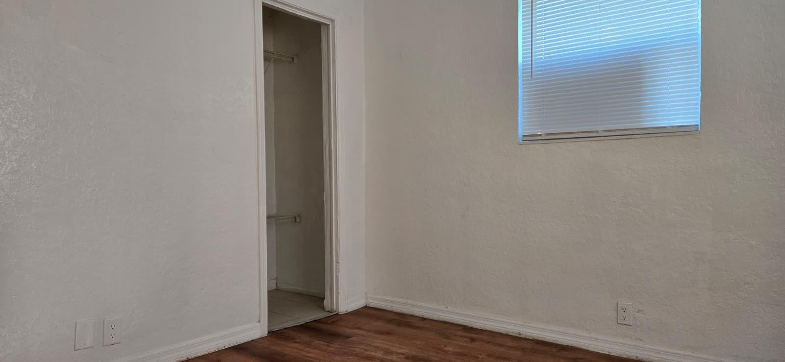 MIAMI GARDENS ESTATES SEC 6 - Residential Lease