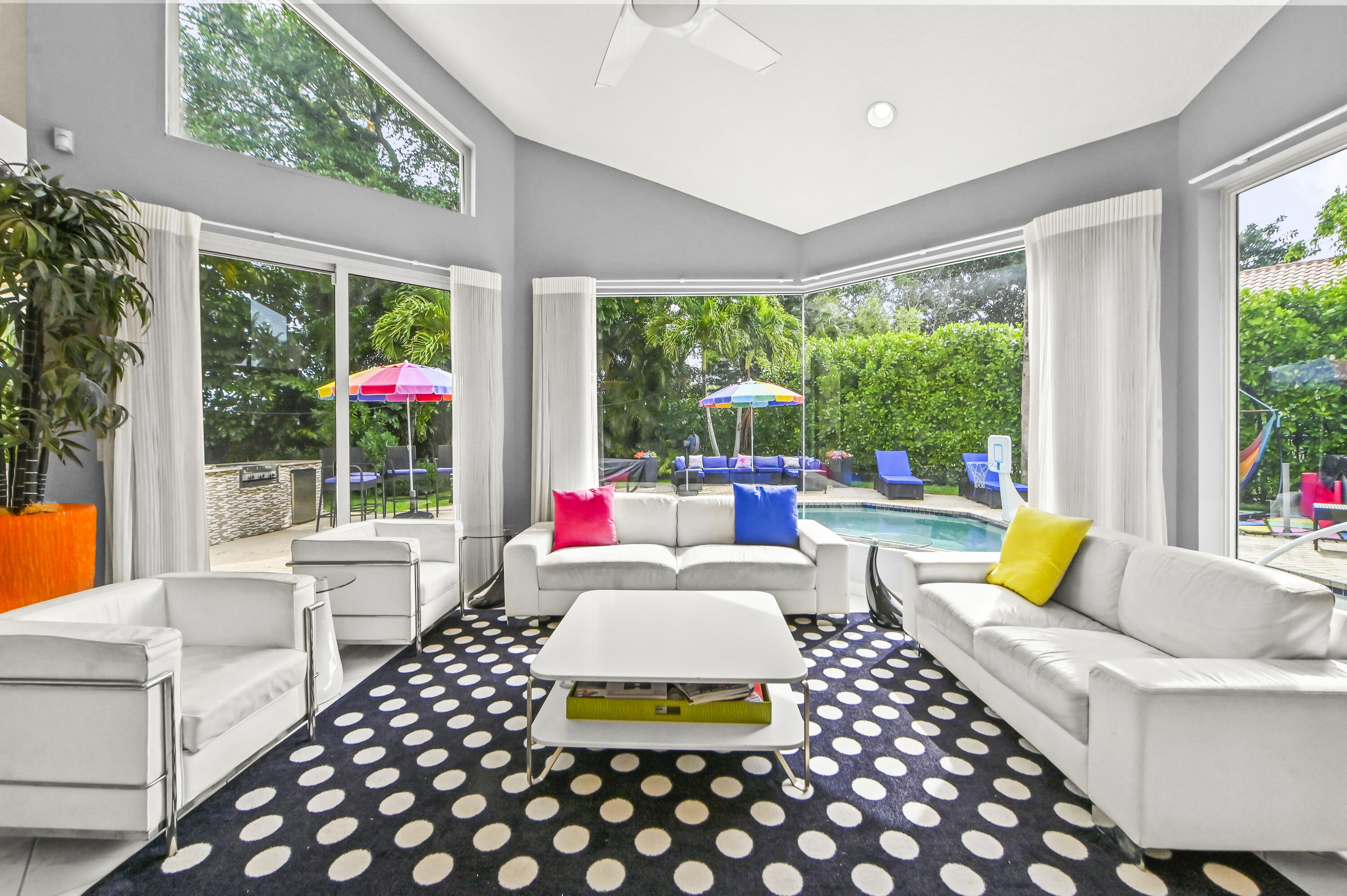 ENCANTADA - Residential