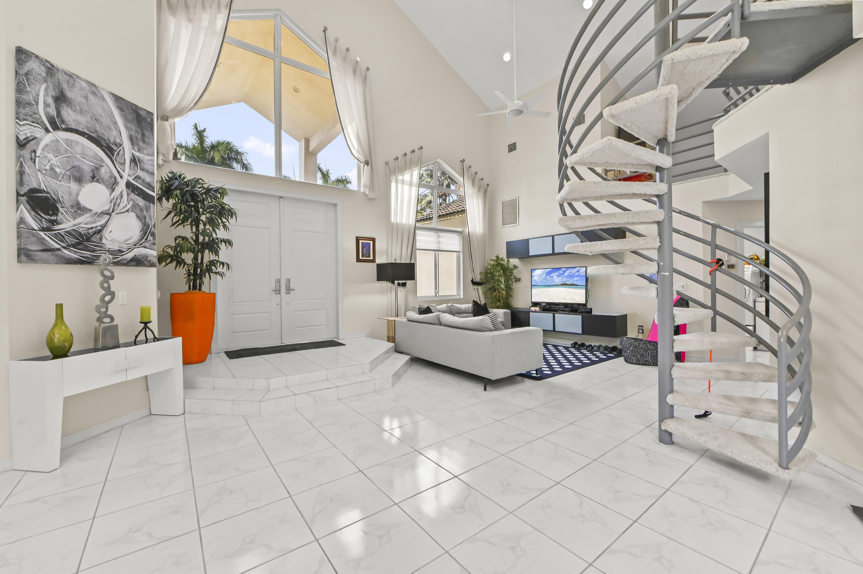 ENCANTADA - Residential