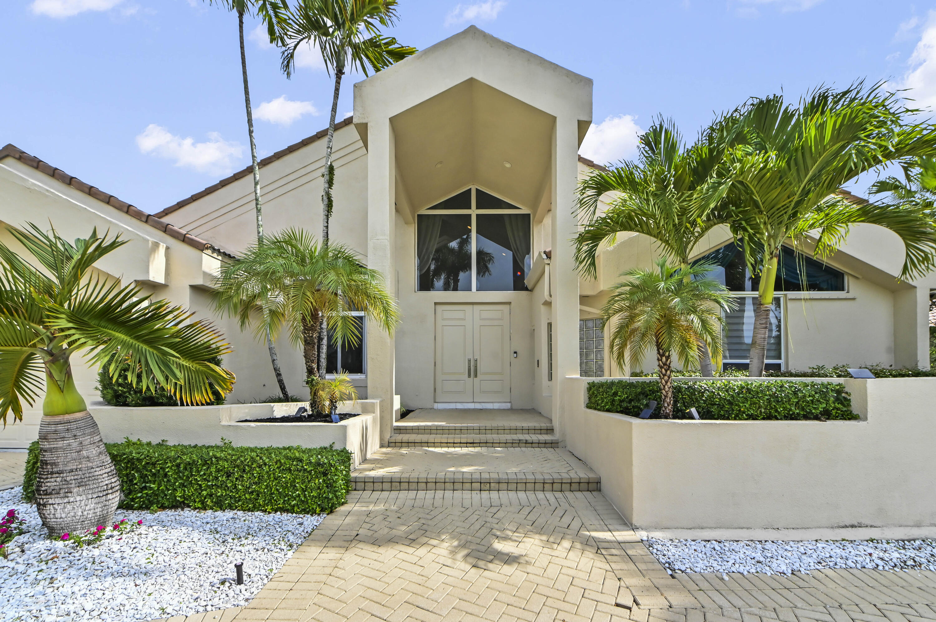 ENCANTADA - Residential