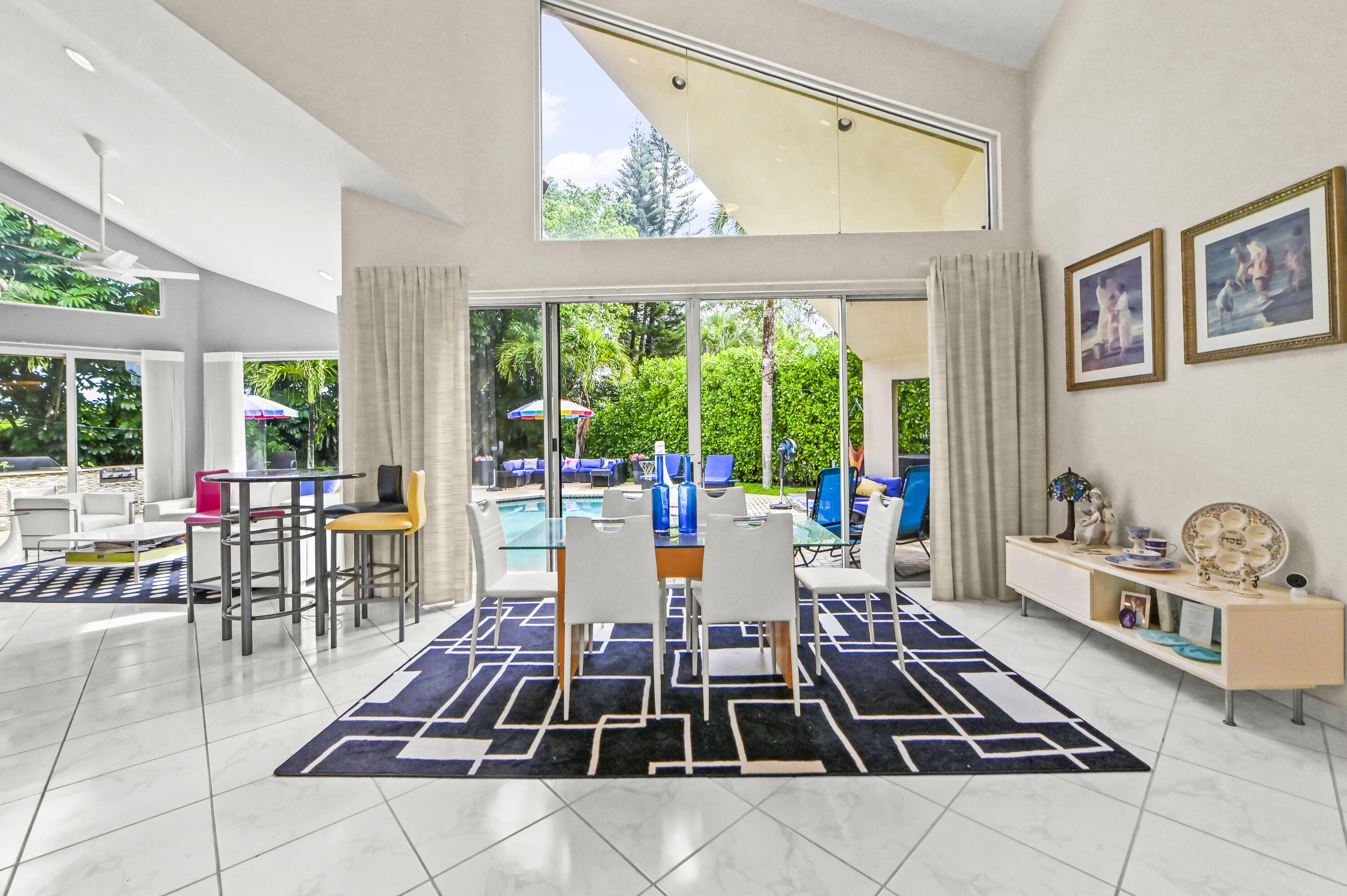 ENCANTADA - Residential