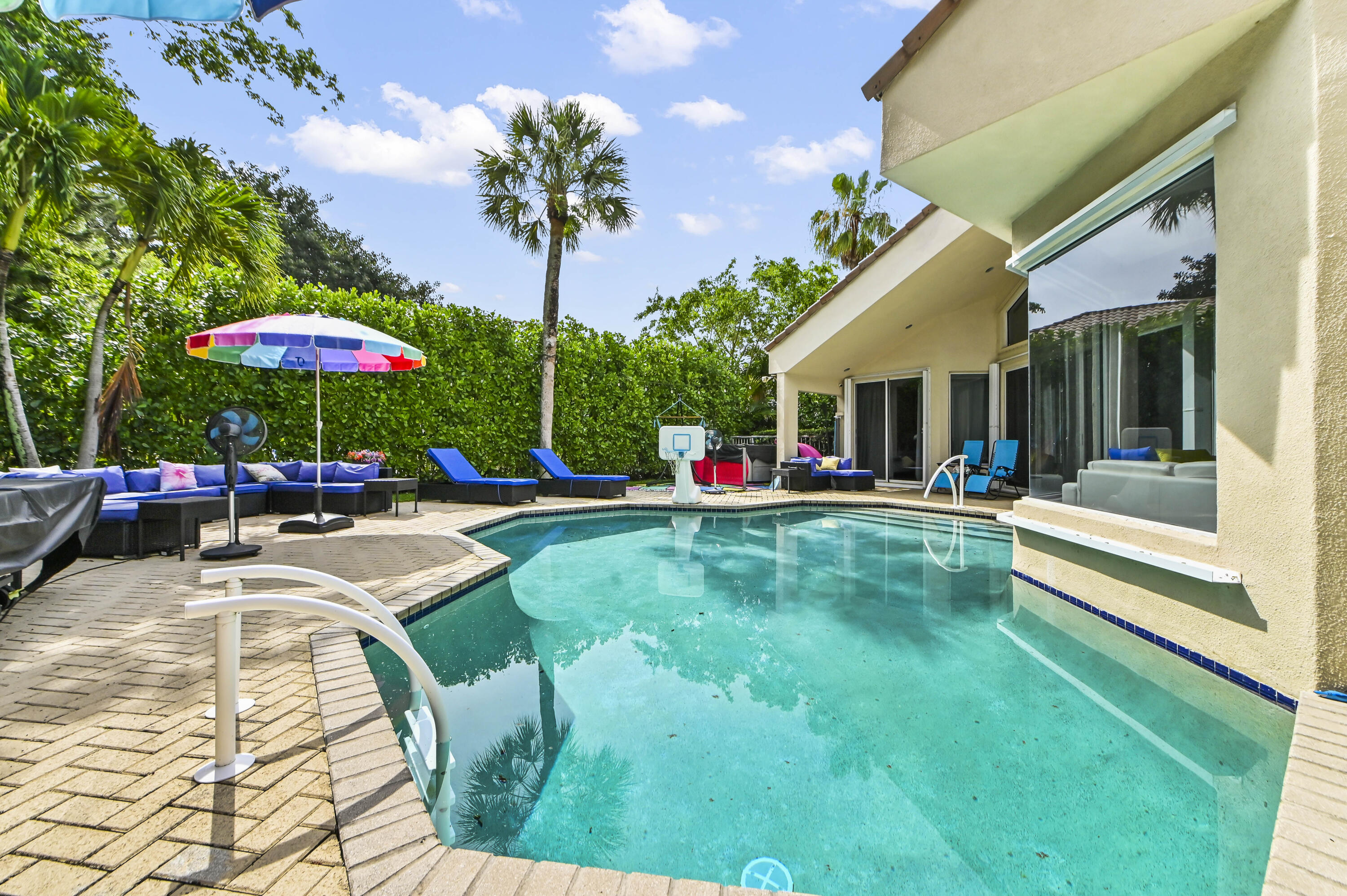 ENCANTADA - Residential
