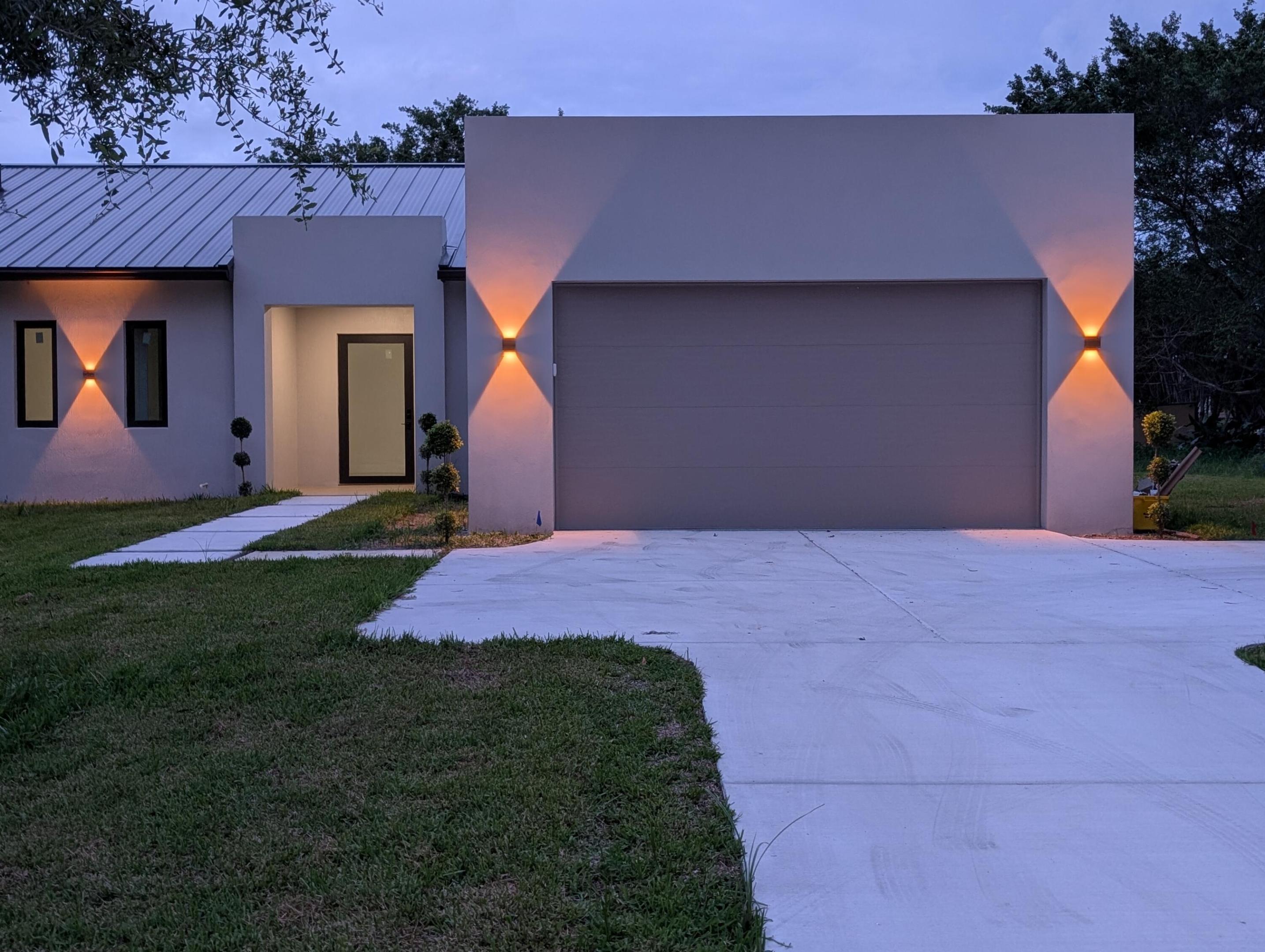 PALM BEACH FARMS CO 3 - Residential