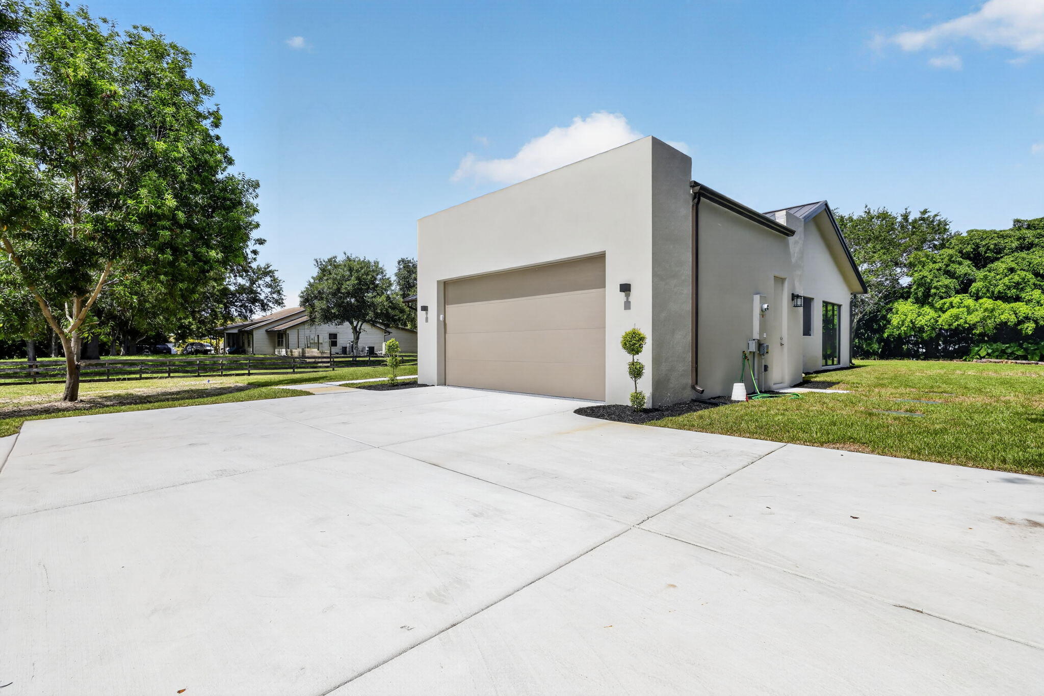 PALM BEACH FARMS CO 3 - Residential