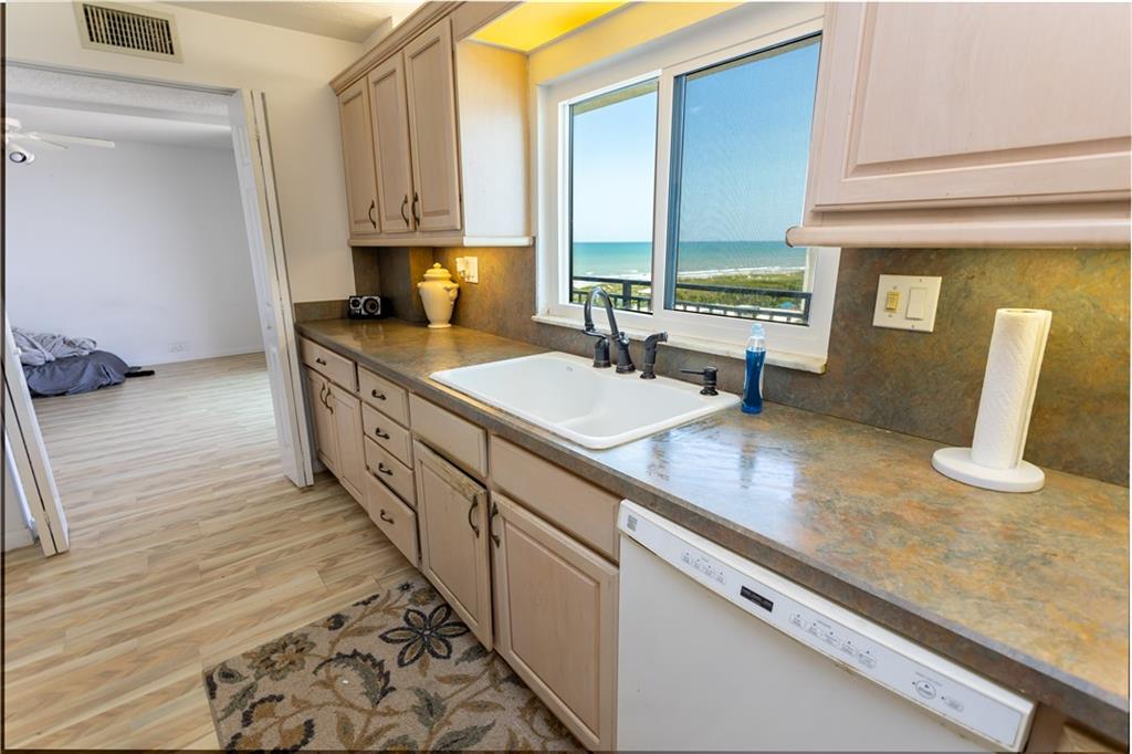 2100 Towers - Residential