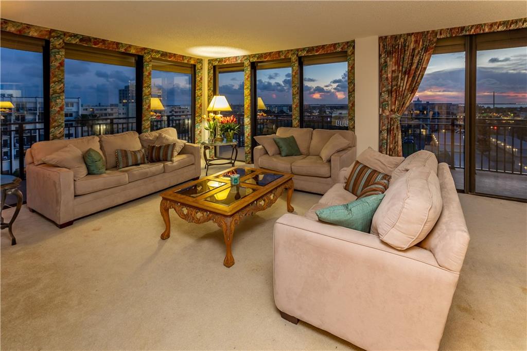 2100 Towers - Residential