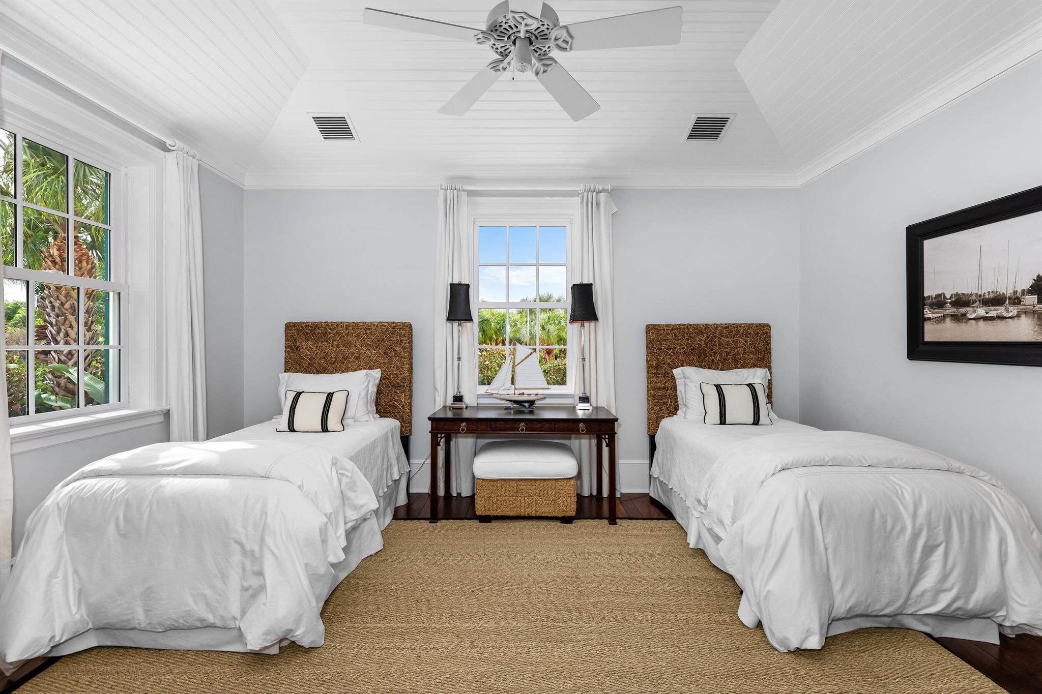 JUPITER ISLAND - Residential