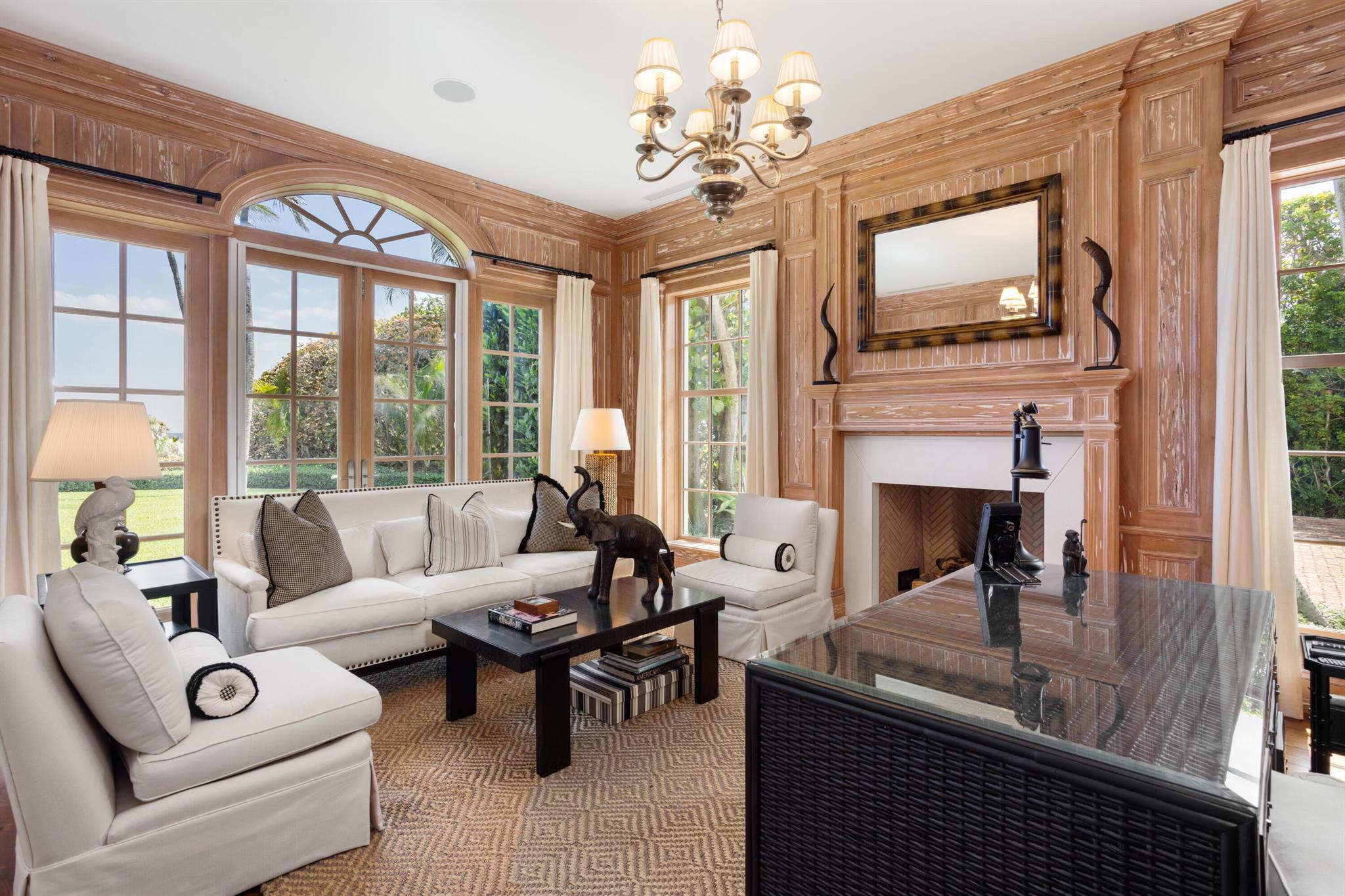 JUPITER ISLAND - Residential