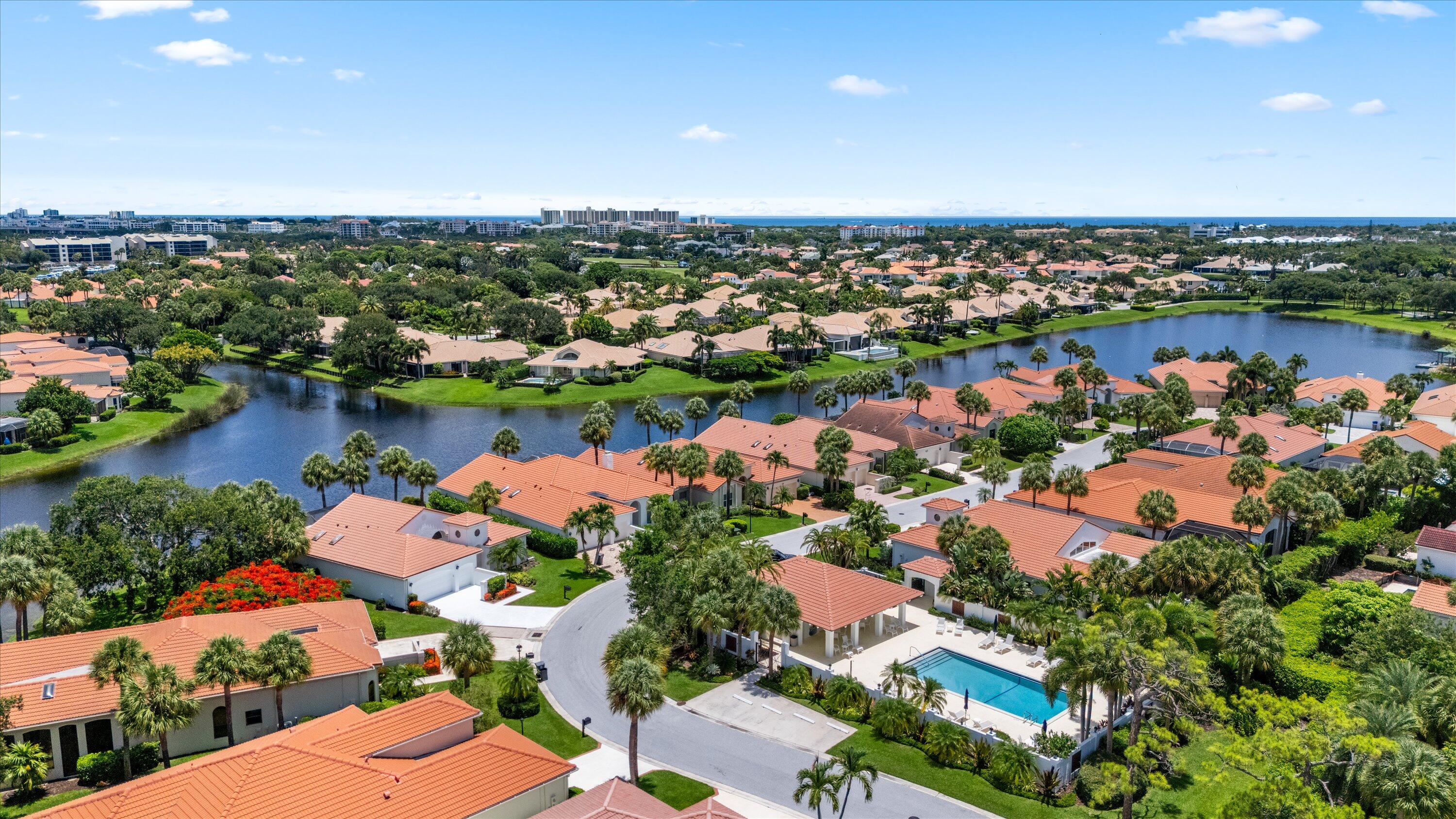 LANTERN BAY AT JONATHANS LANDING - Residential