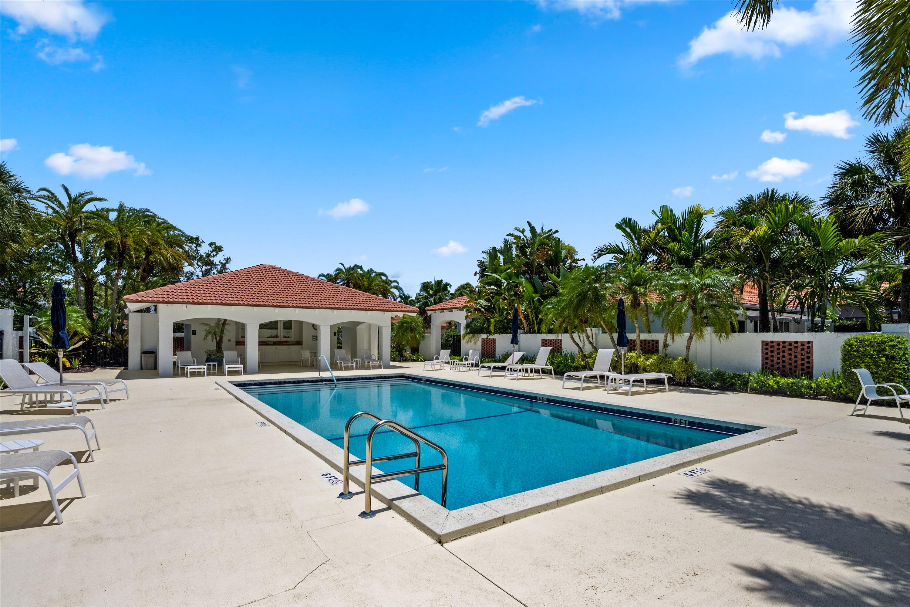 LANTERN BAY AT JONATHANS LANDING - Residential