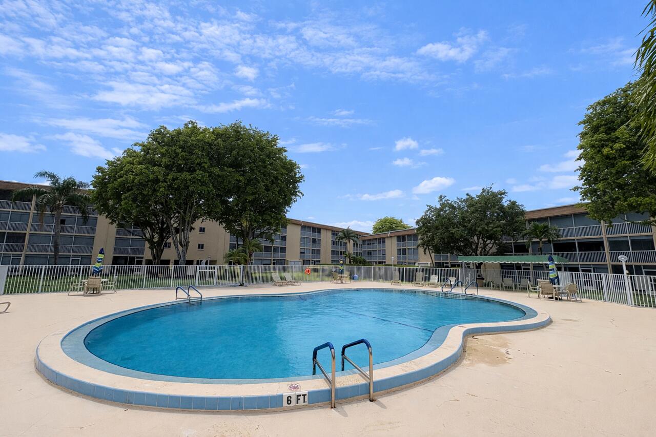 VILLAGE GREEN HAMPTON CONDO - Residential Lease