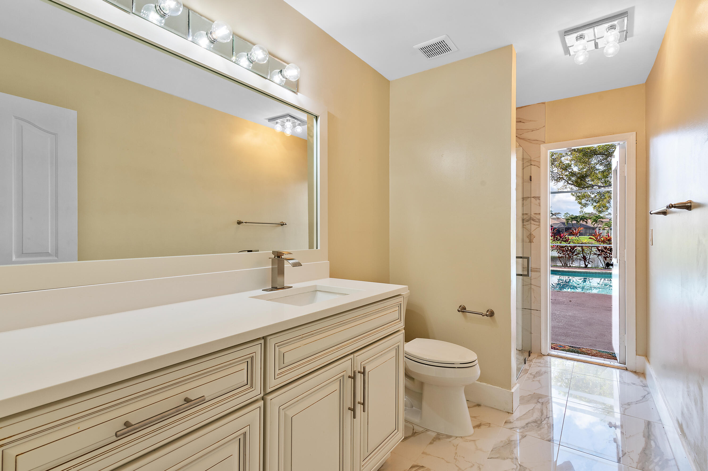 COUNTRYS POINT - Residential Lease