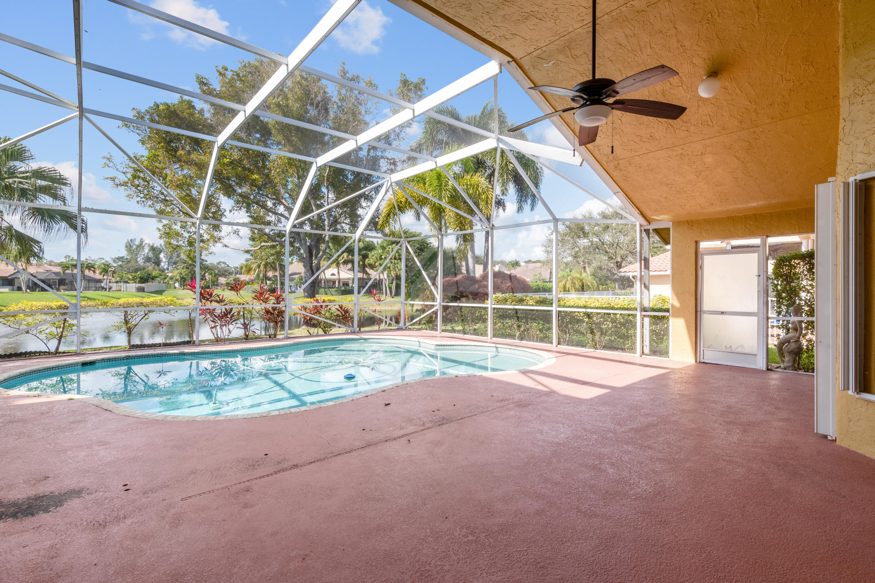 COUNTRYS POINT - Residential Lease