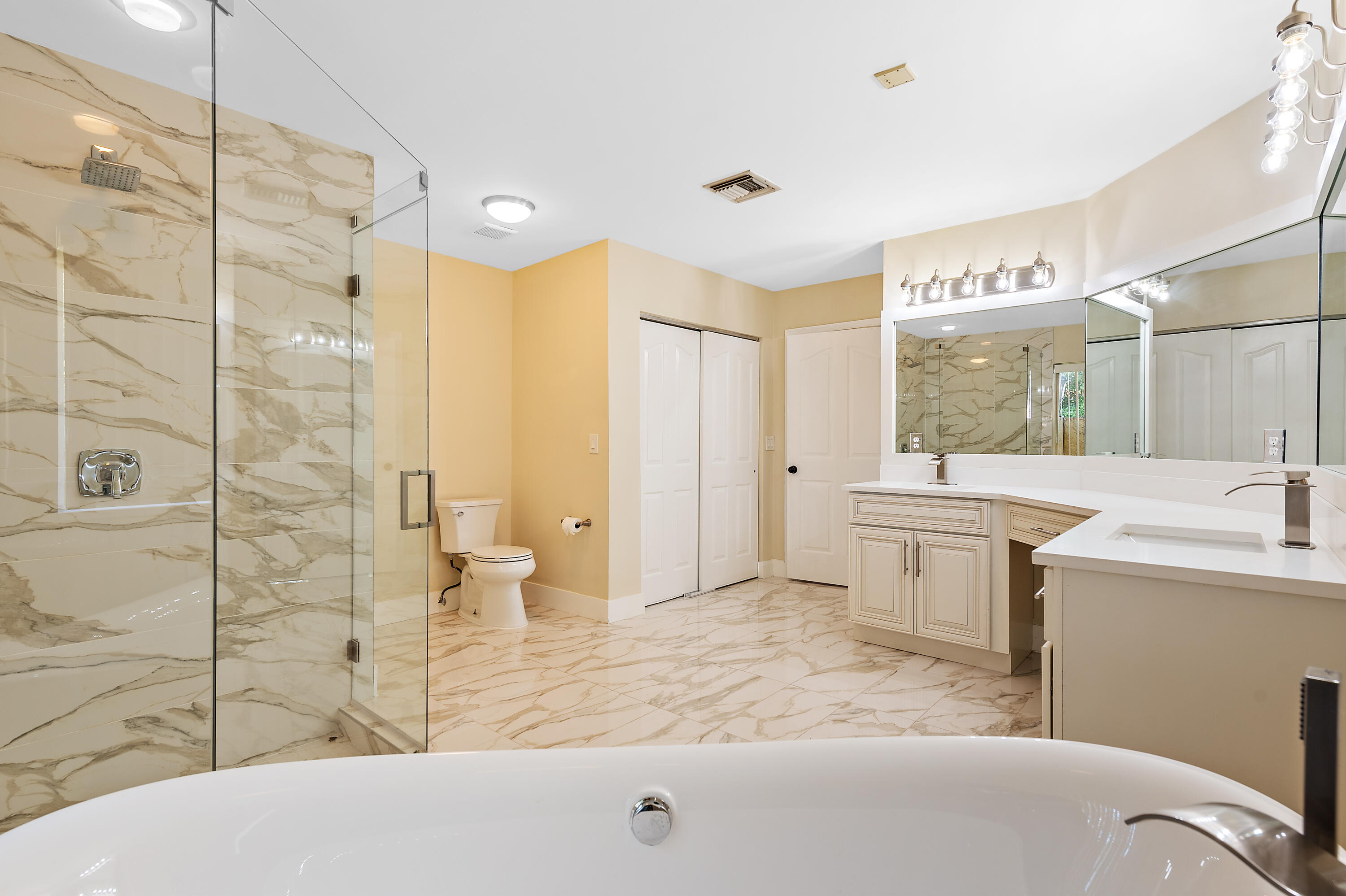 COUNTRYS POINT - Residential Lease