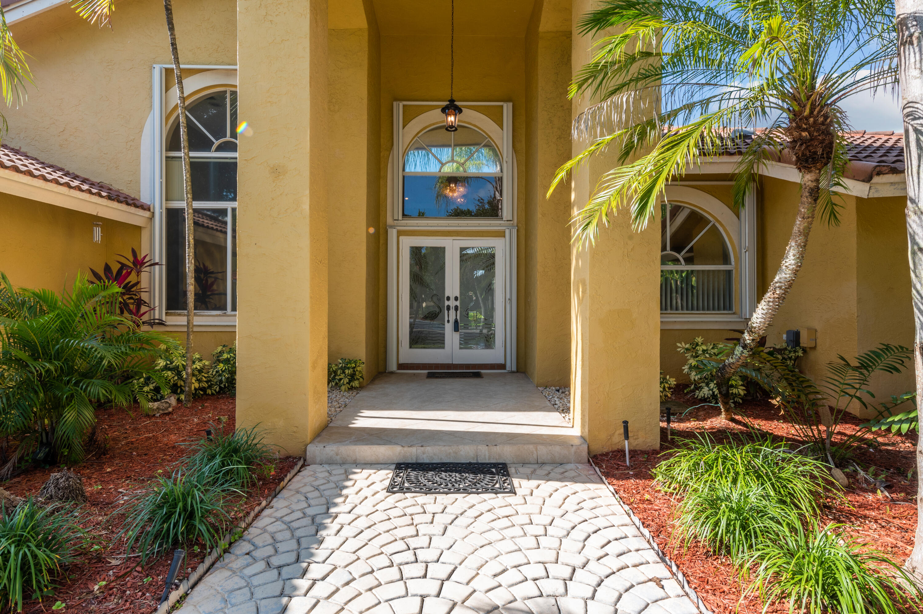 COUNTRYS POINT - Residential Lease