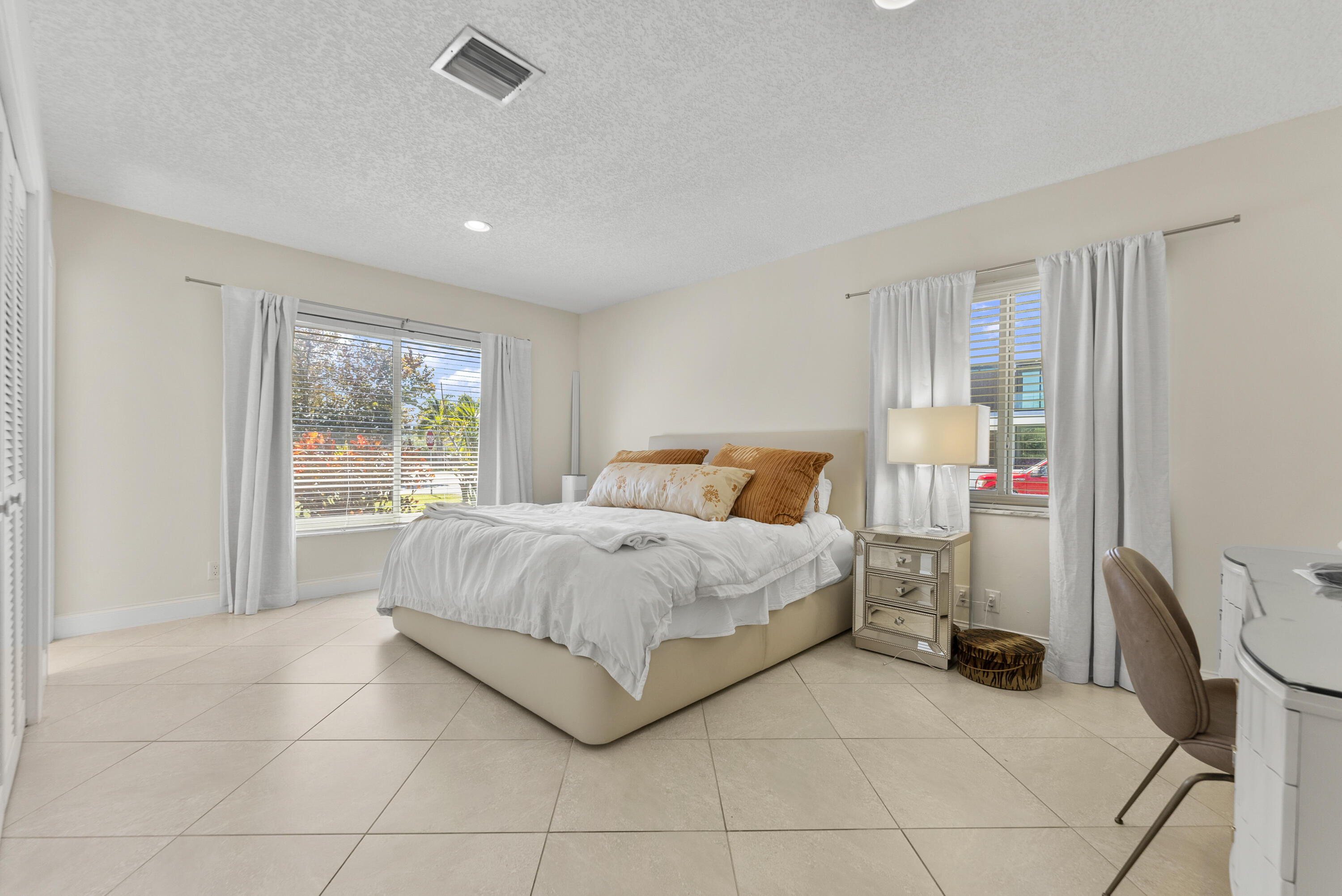 CUSHMAN ALAIN - Residential Lease