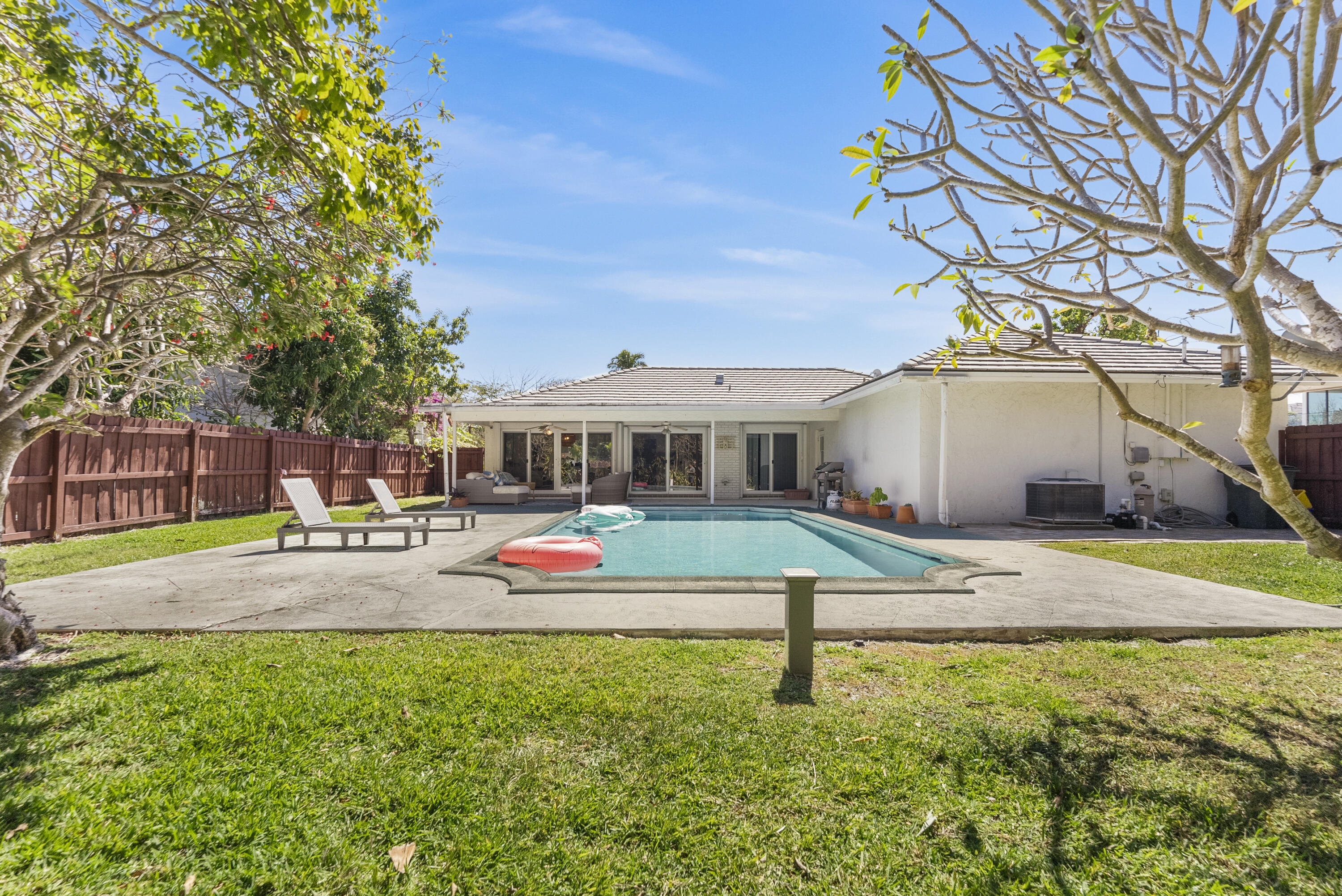 CUSHMAN ALAIN - Residential Lease