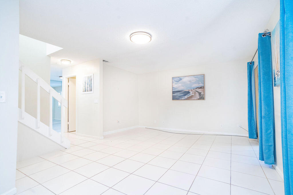 POPPLETON CREEK CONDO - Residential Lease