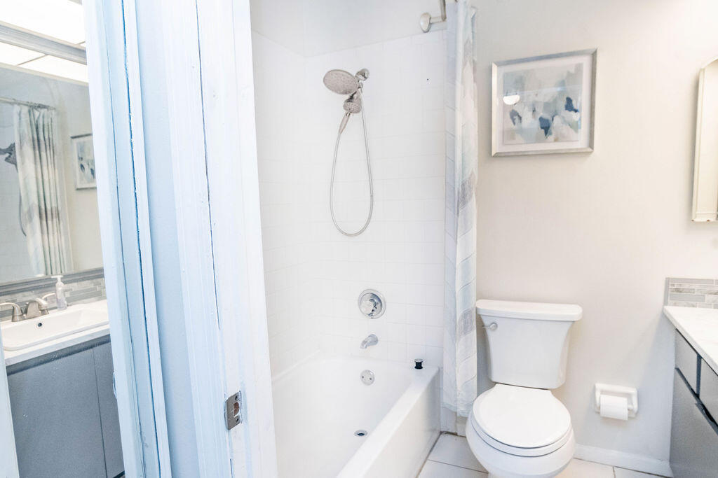 POPPLETON CREEK CONDO - Residential Lease