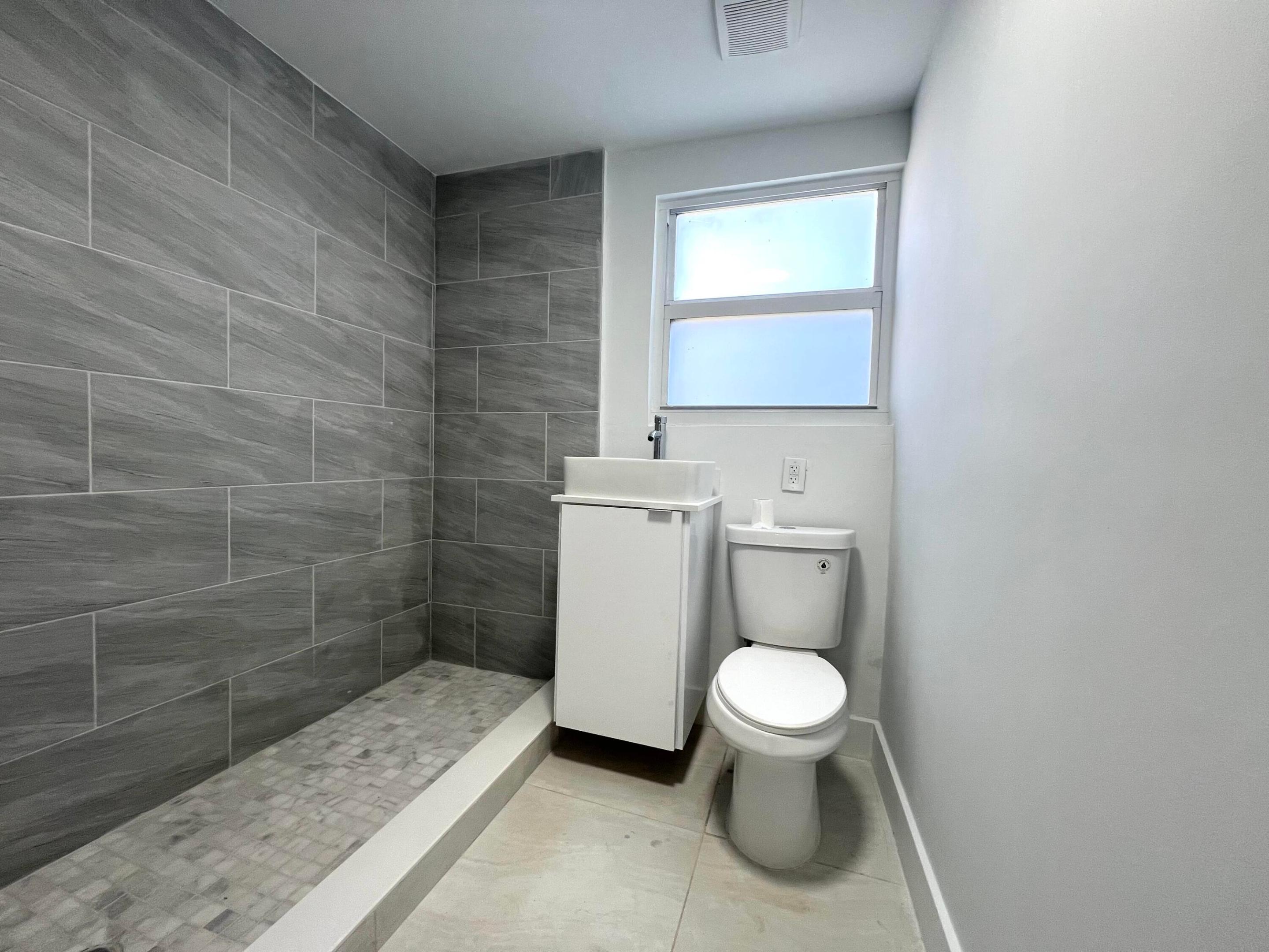 RICHMOND HEIGHTS ESTATES - Residential Lease