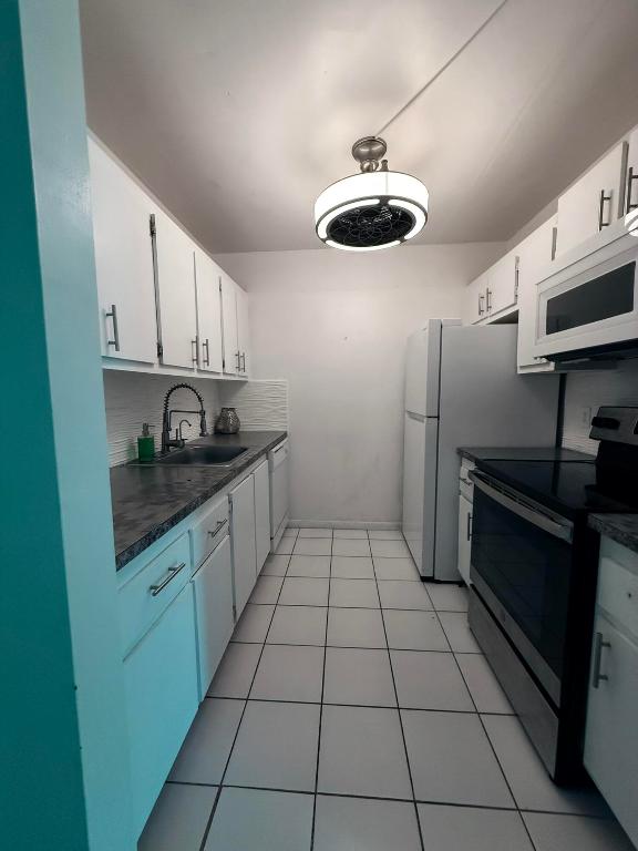 KINGSLEY AT CENTURY VILLAGE - Residential